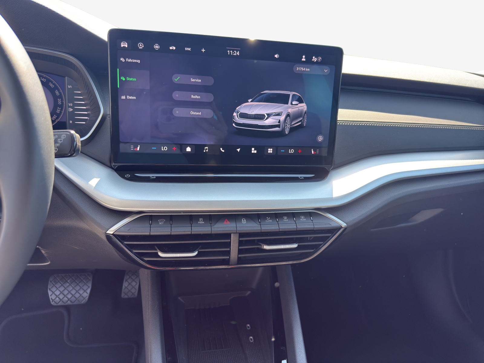 SKODA Octavia Combi 1.5 TSI mHEV DSG Dynamic-image-10
