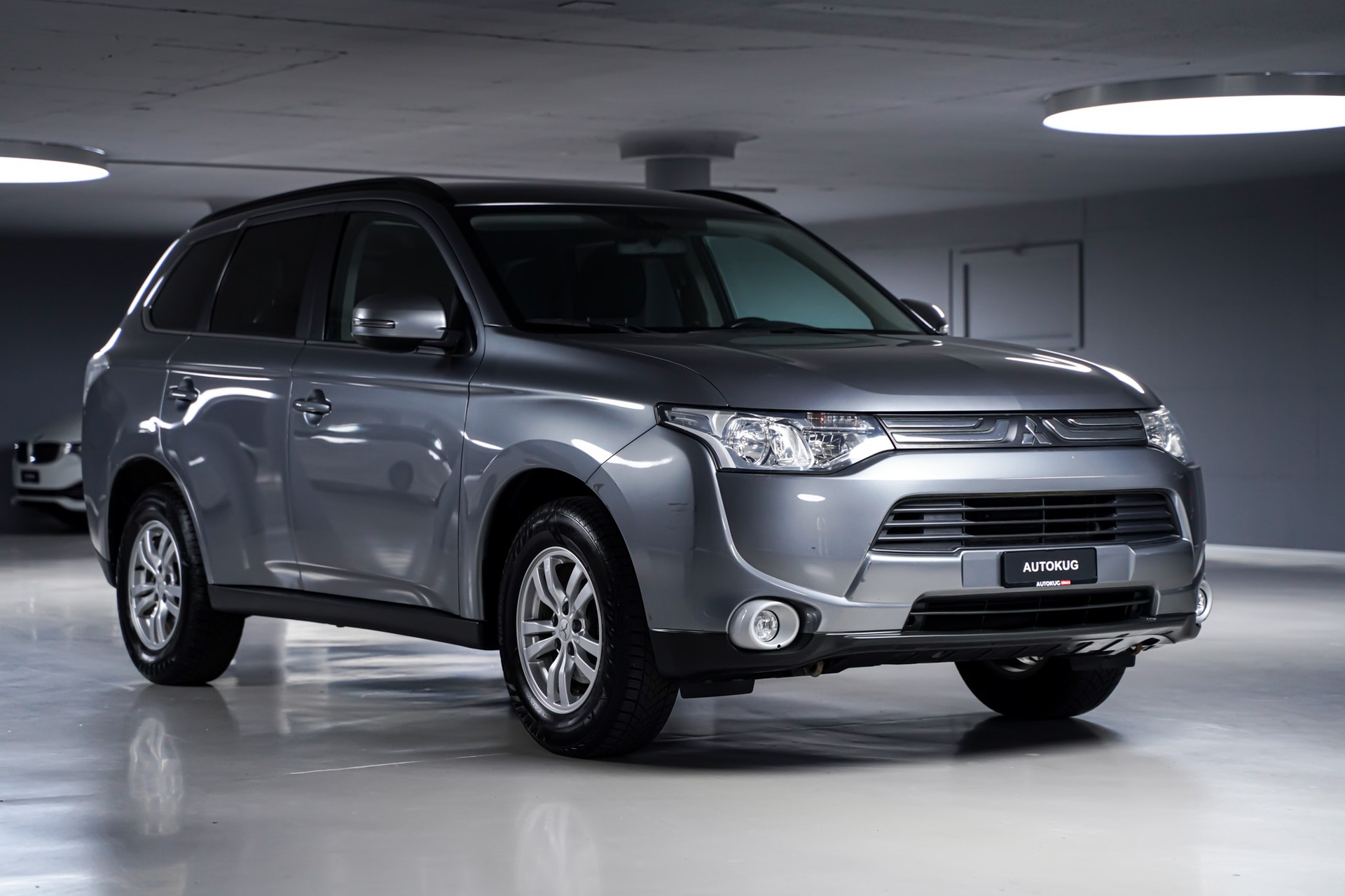 MITSUBISHI Outlander 2.0 Intense CVT-showroom-element-2