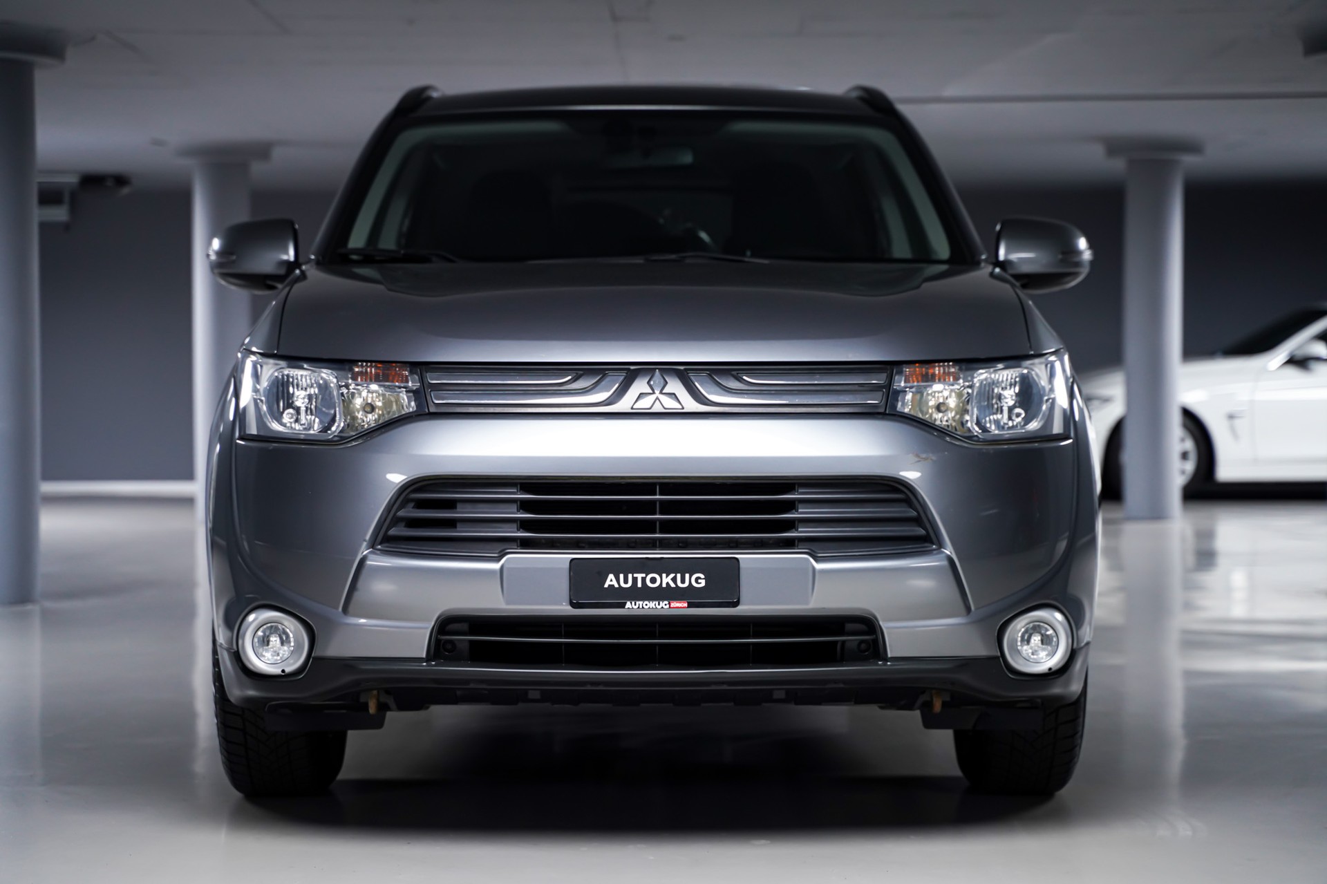 MITSUBISHI Outlander 2.0 Intense CVT-showroom-element-1