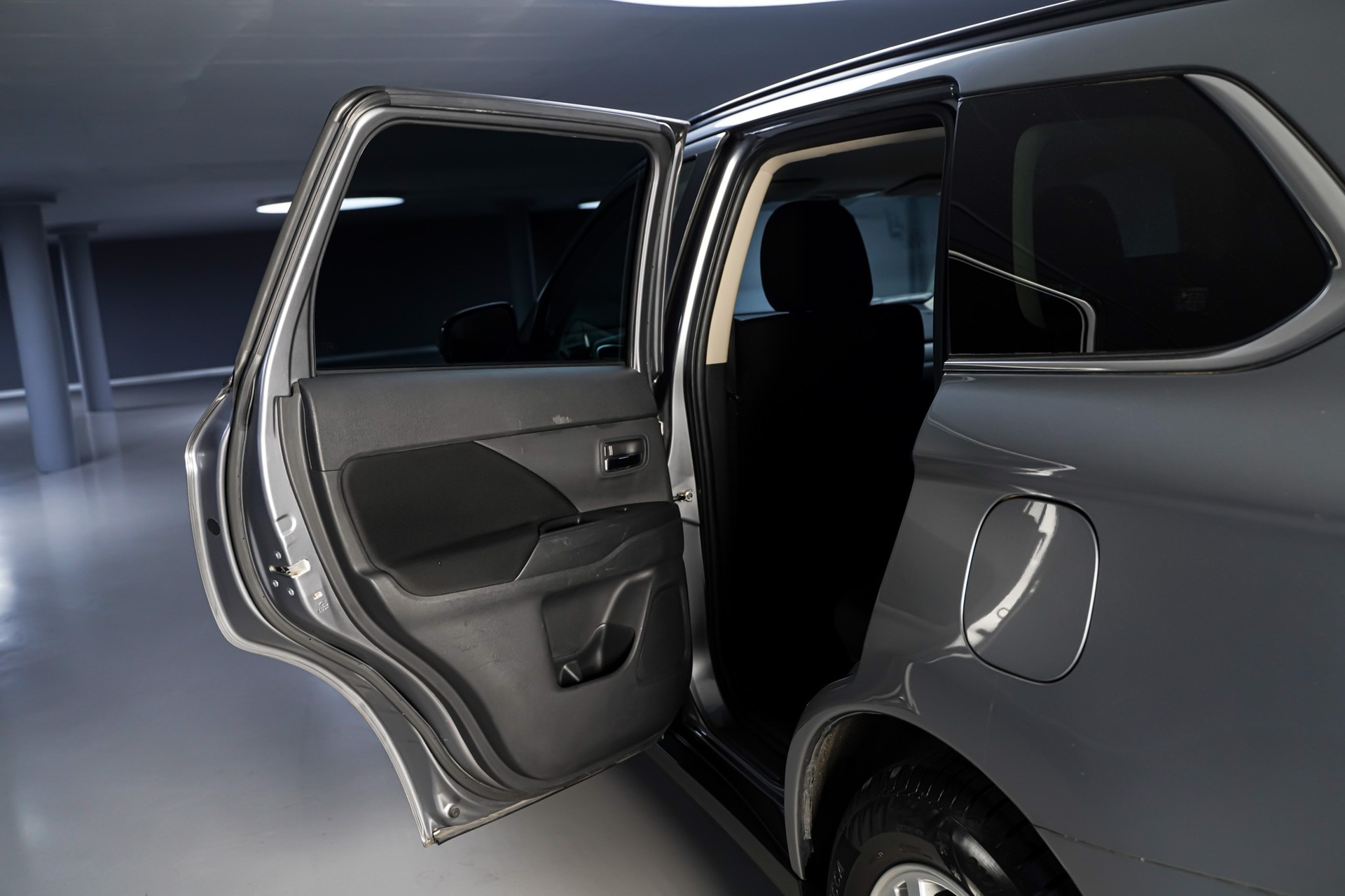 MITSUBISHI Outlander 2.0 Intense CVT-image-11