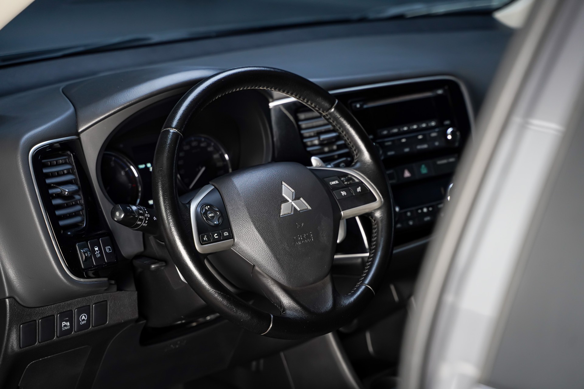 MITSUBISHI Outlander 2.0 Intense CVT-image-7