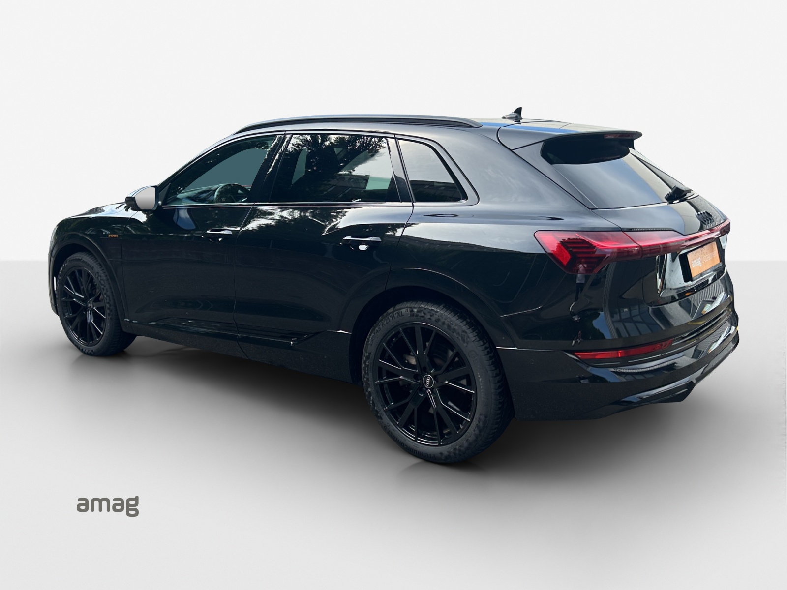 AUDI e-tron 55 S Line Black Edition quattro-showroom-element-2