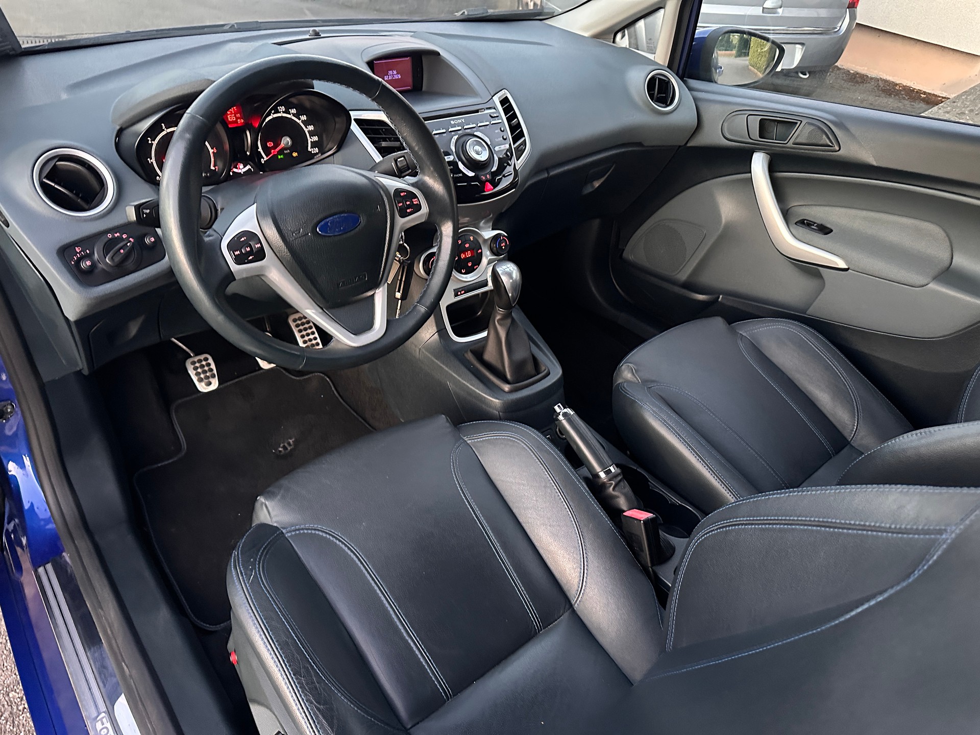 FORD Fiesta 1.6 16V Sport+-showroom-element-2