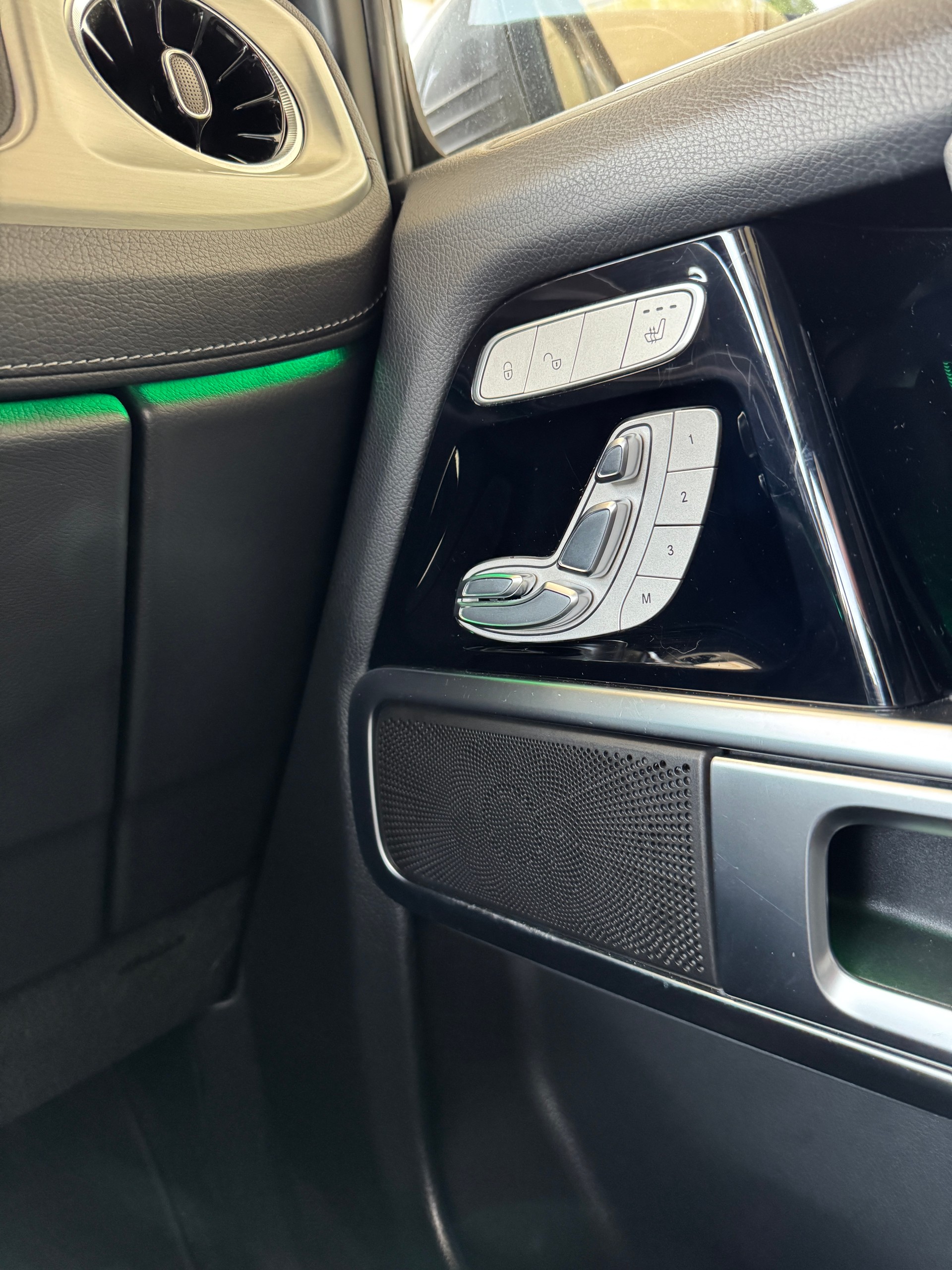 MERCEDES-BENZ G 350 d AMG Line 9G-Tronic-image-9
