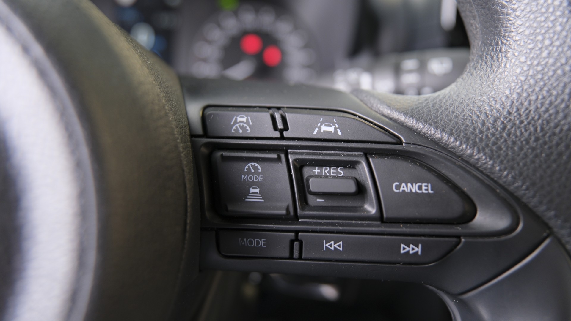 TOYOTA Yaris 1.5 Comfort e-CVT-image-19