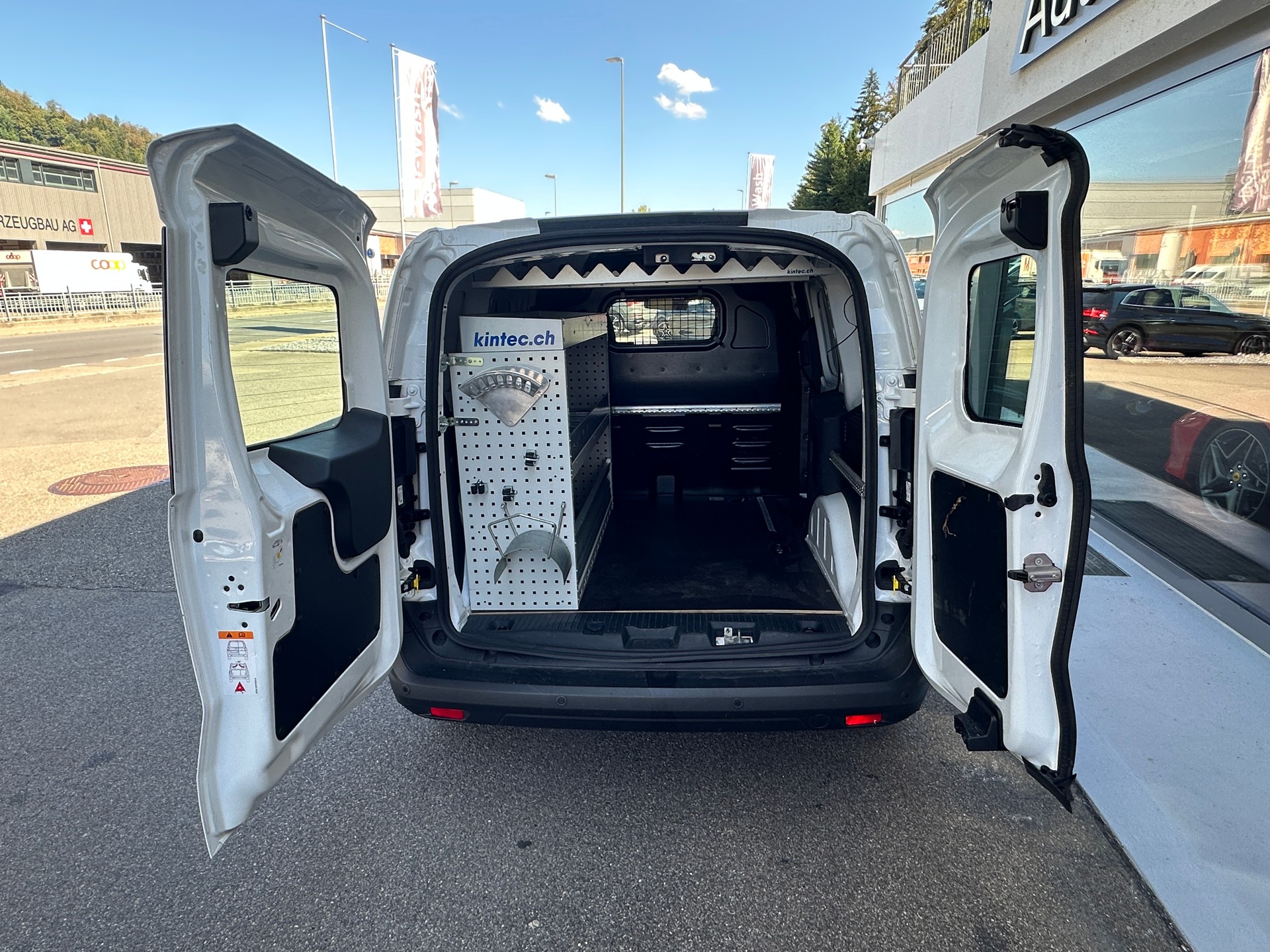 FORD Transit Courier Van 1.5 EcoBlue Trend-image-4