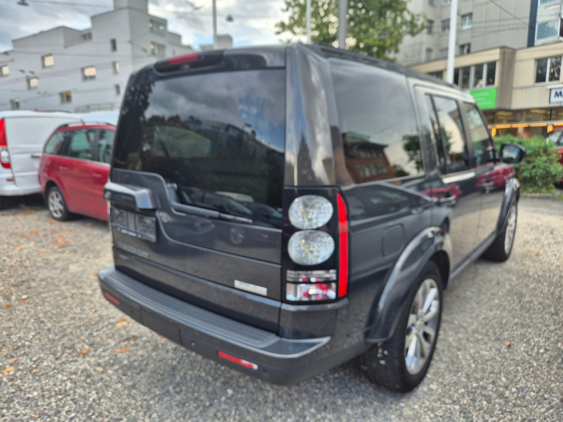 LAND ROVER Discovery 3.0 SDV6 HSE Luxury Automatic-image-5