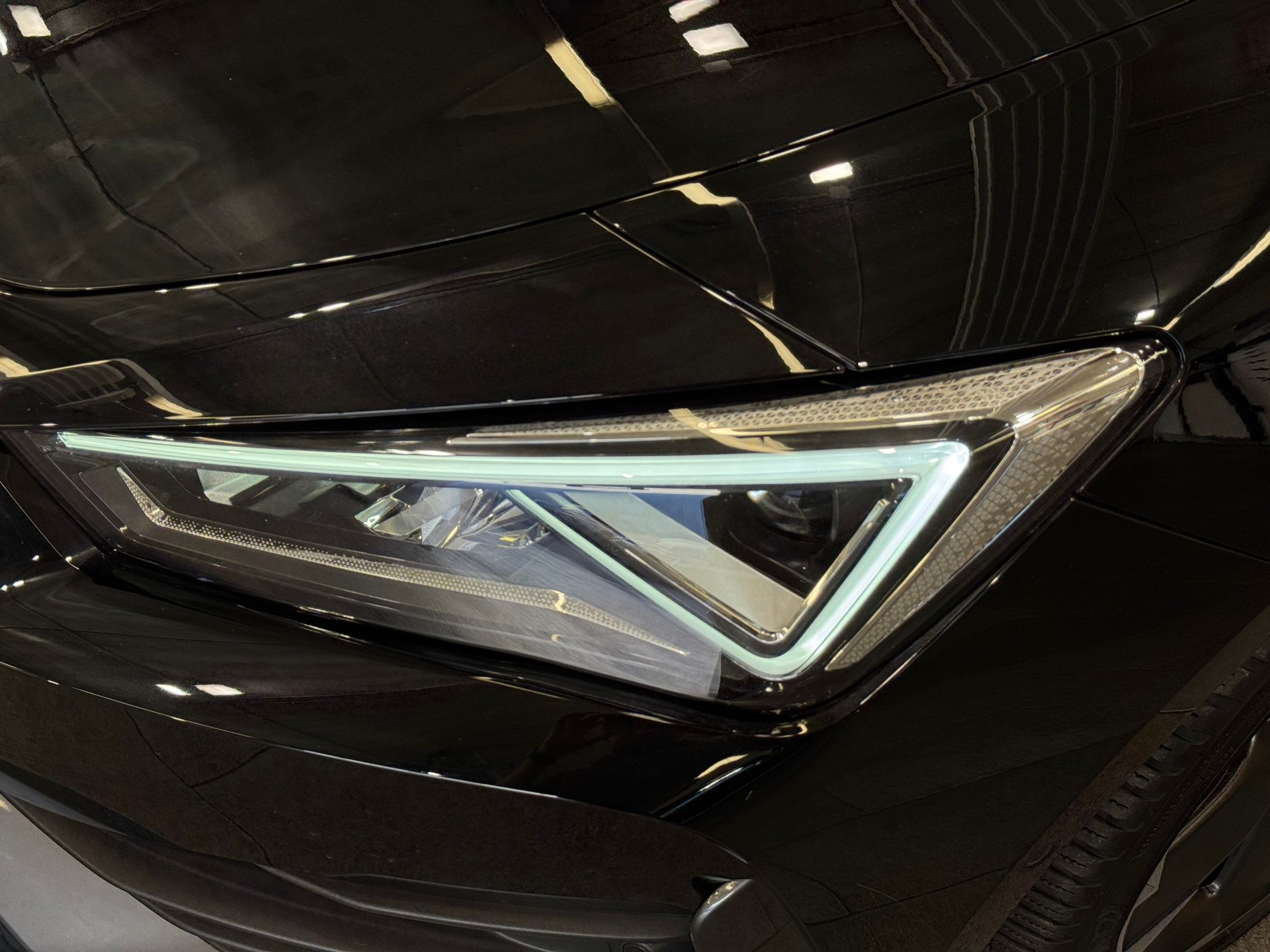 CUPRA LEON 1.4 e-HYBRID pHEV DSG-showroom-element-3
