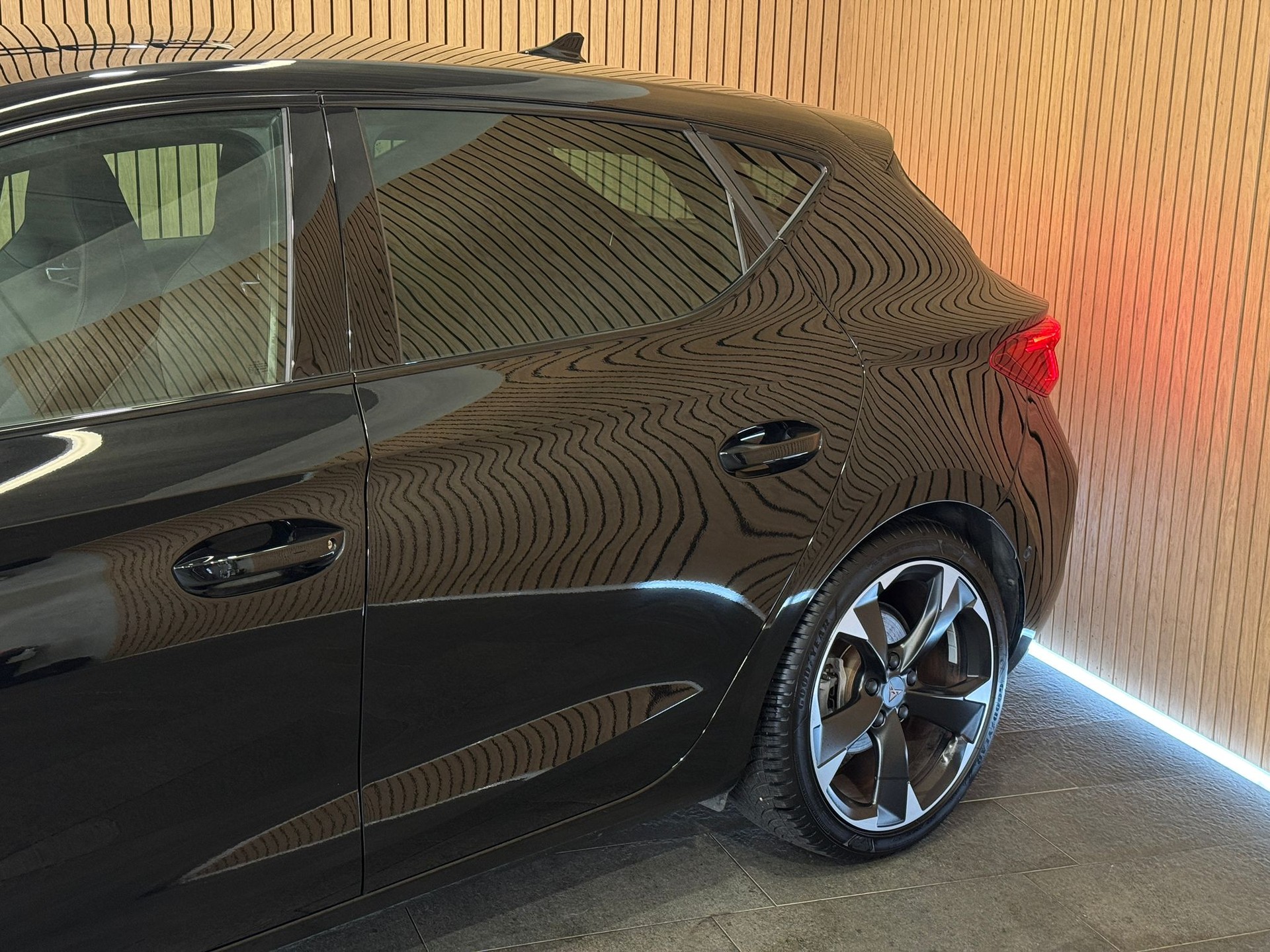 CUPRA LEON 1.4 e-HYBRID pHEV DSG-image-4
