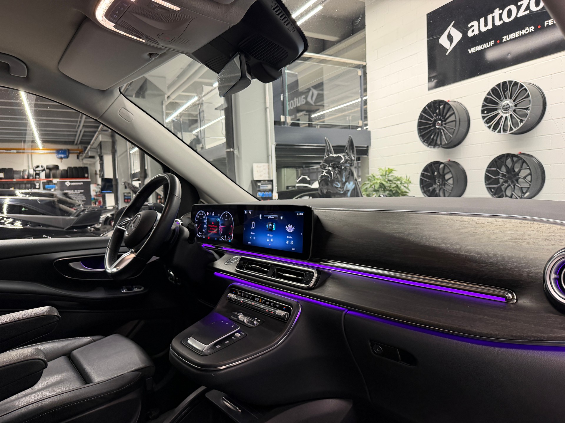 MERCEDES-BENZ V 250 d Avantgarde 4Matic lang Van *CH-Auto*Graits Service*Werksgarantie MSI bis 17.12.2027*7-Platz*-image-17