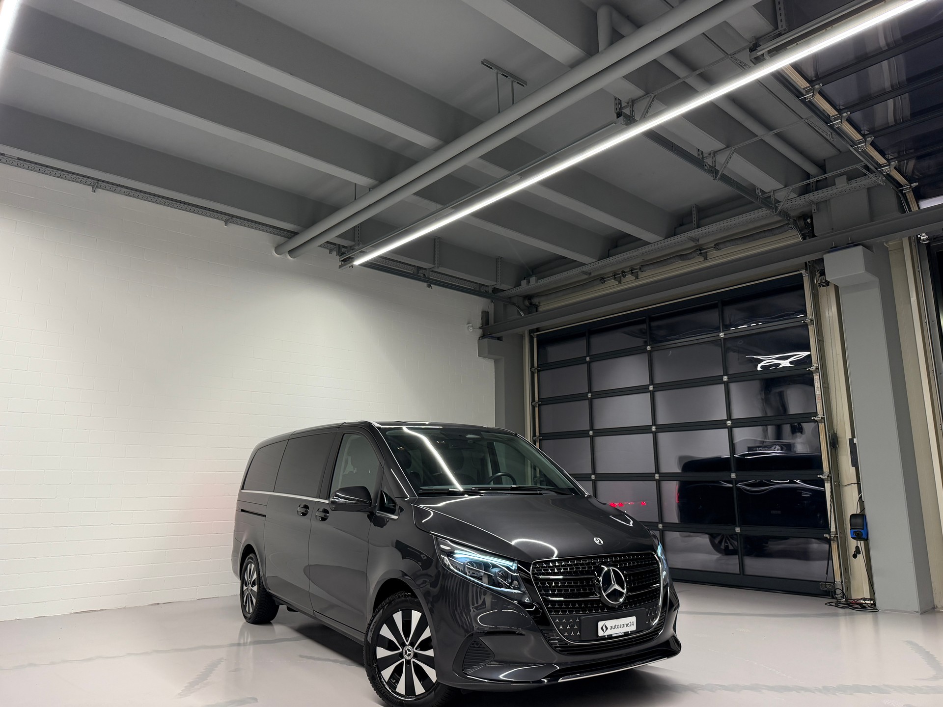 MERCEDES-BENZ V 250 d Avantgarde 4Matic lang Van *CH-Auto*Graits Service*Werksgarantie MSI bis 17.12.2027*7-Platz*-showroom-element-1