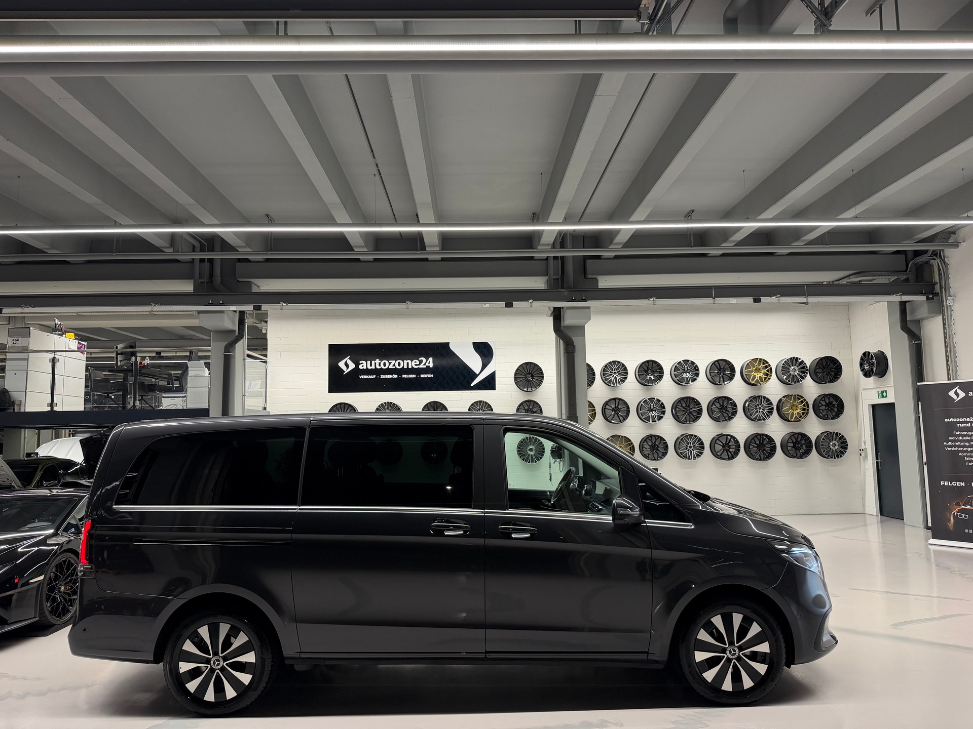 MERCEDES-BENZ V 250 d Avantgarde 4Matic lang Van *CH-Auto*Graits Service*Werksgarantie MSI bis 17.12.2027*7-Platz*-showroom-element-3