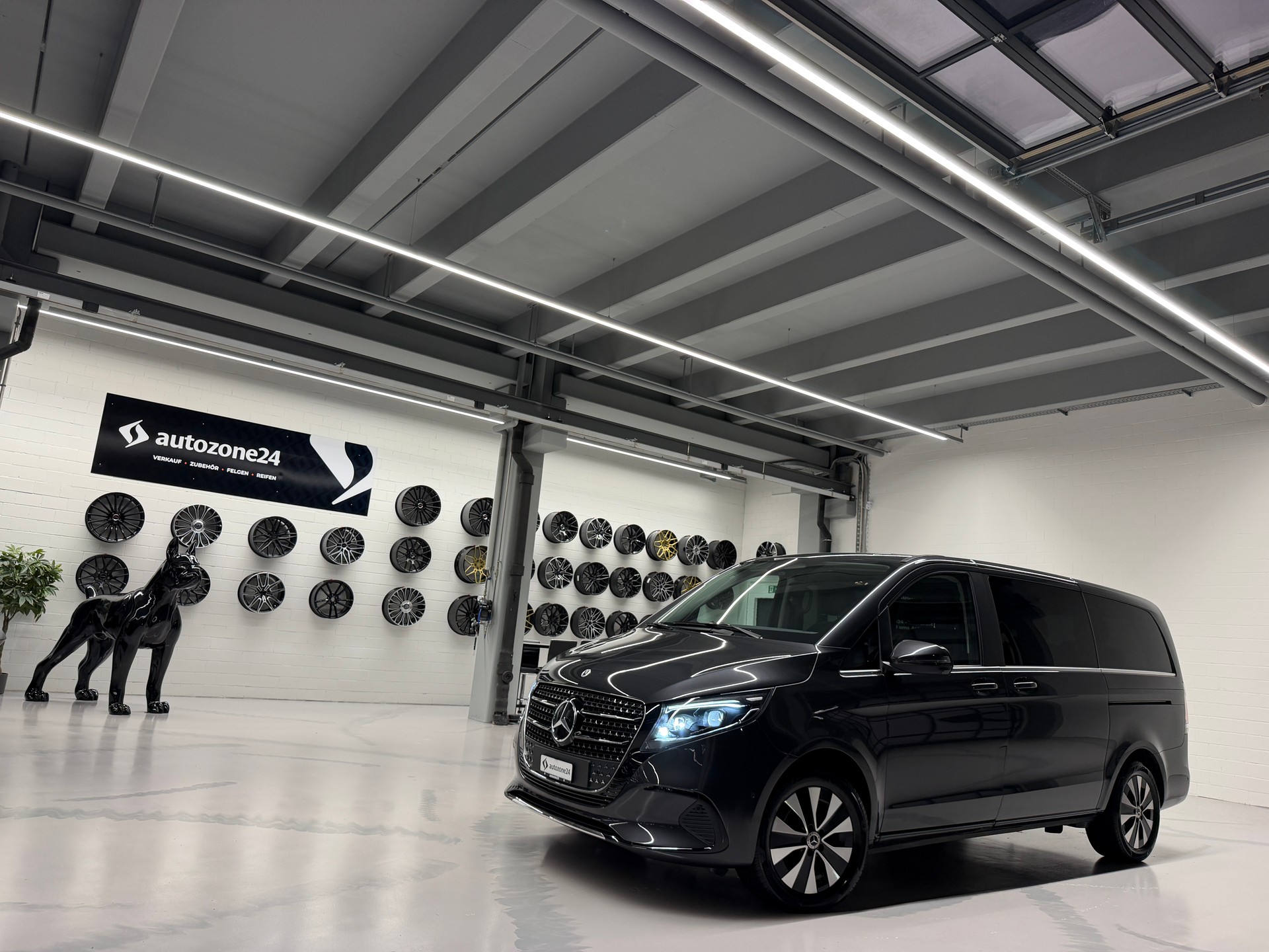 MERCEDES-BENZ V 250 d Avantgarde 4Matic lang Van *CH-Auto*Graits Service*Werksgarantie MSI bis 17.12.2027*7-Platz*-image-12