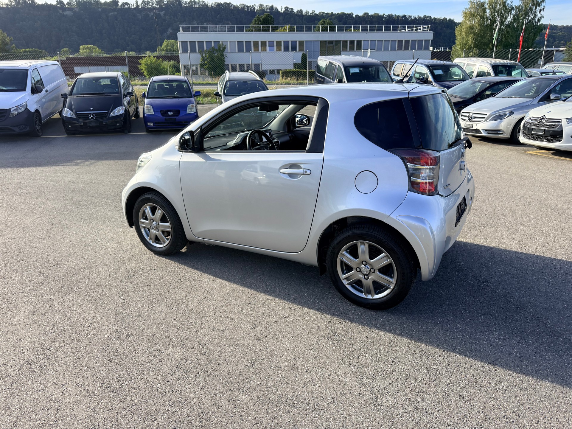 TOYOTA iQ2 1.0 VVT-i-image-10