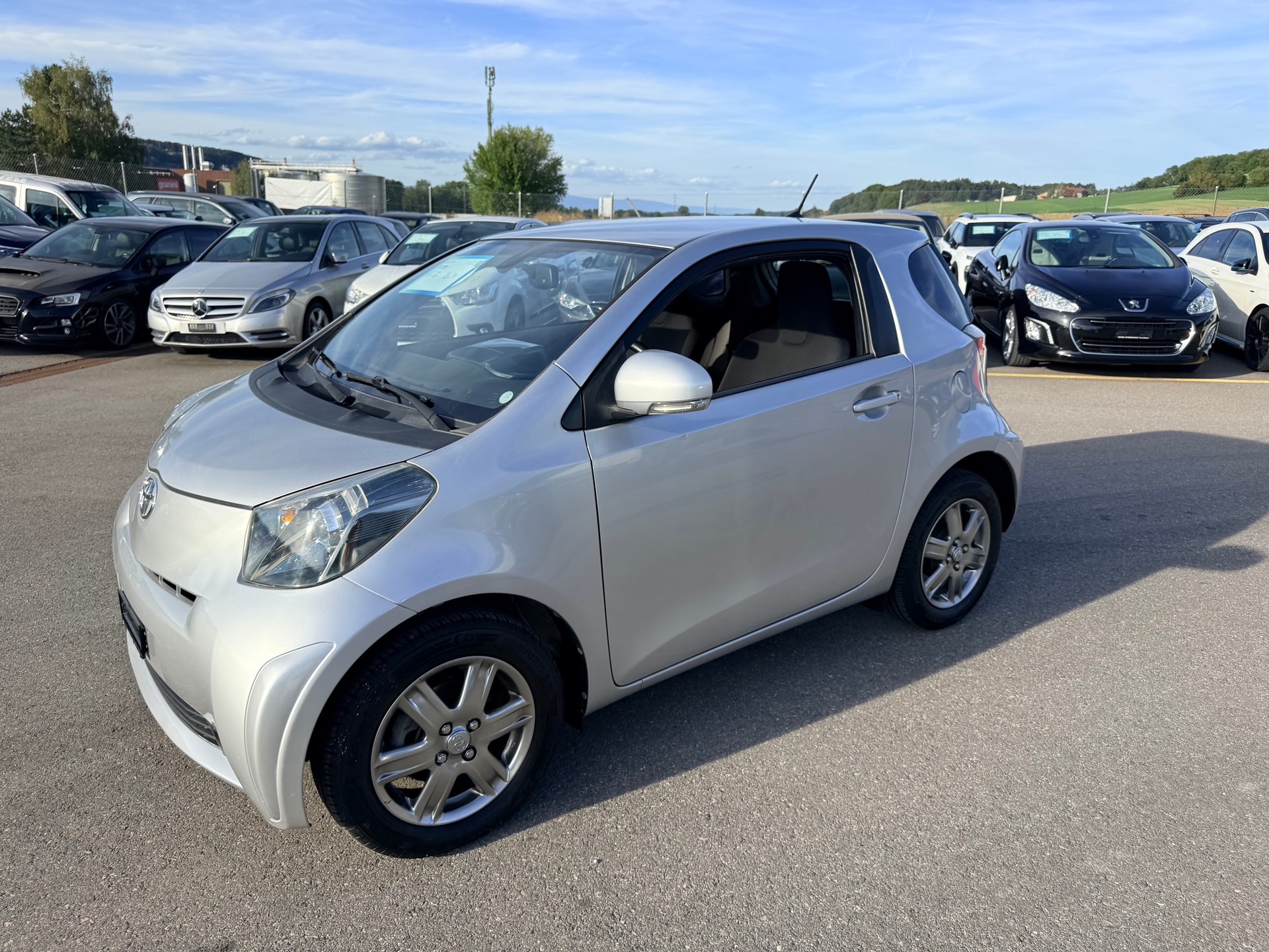 TOYOTA iQ2 1.0 VVT-i-image-1