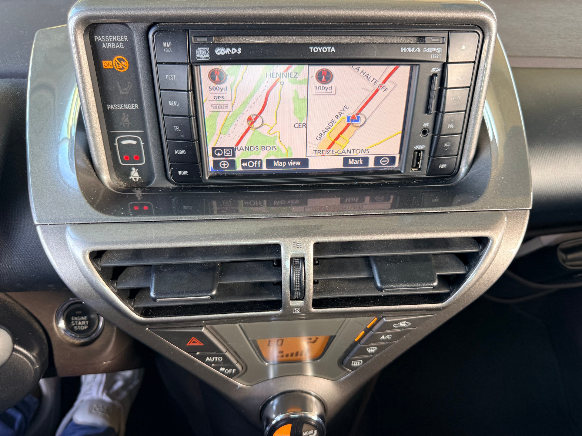 TOYOTA iQ2 1.0 VVT-i-image-14