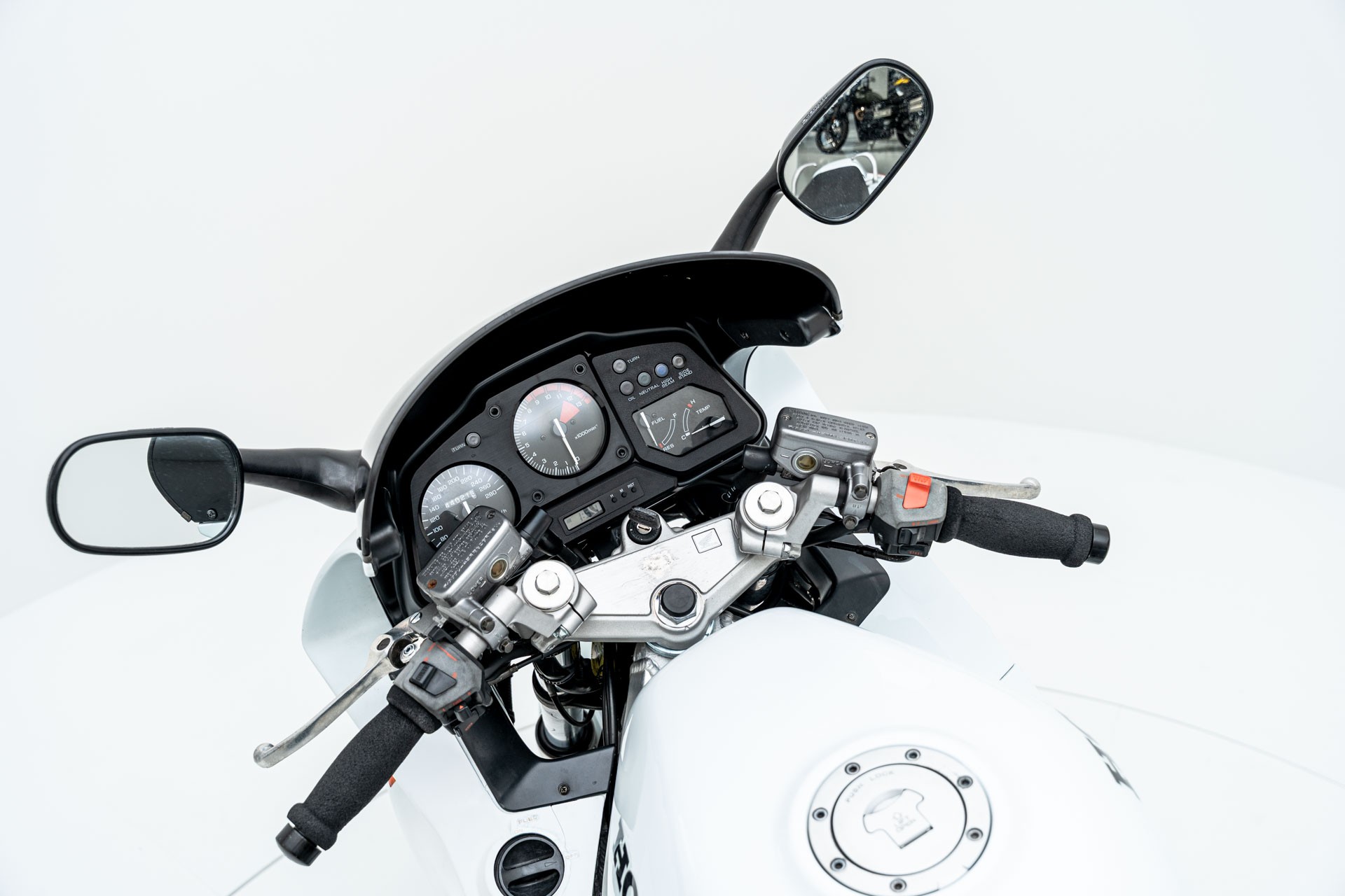 HONDA VFR 750 F L-image-7