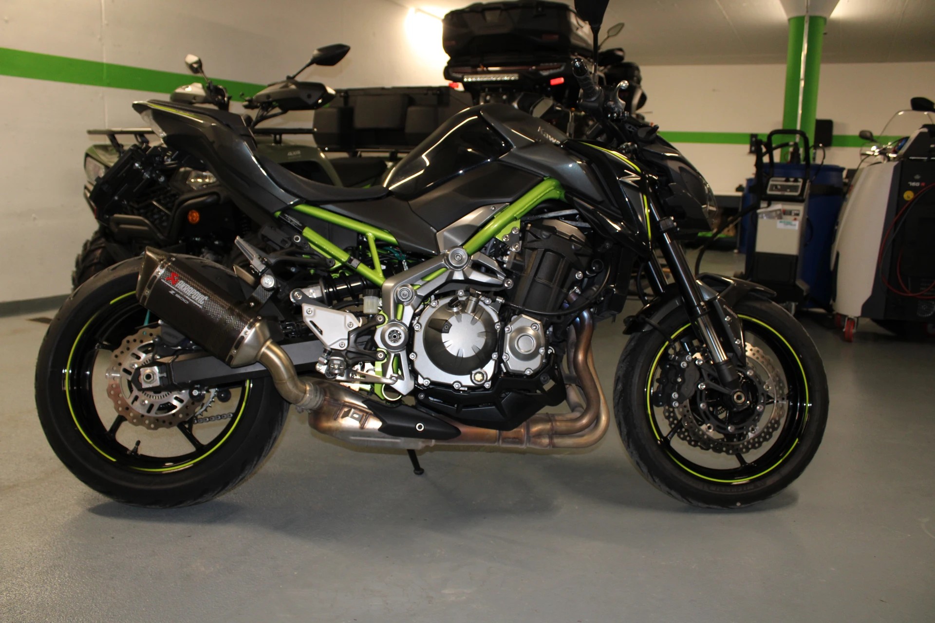 KAWASAKI Z 900-image-7