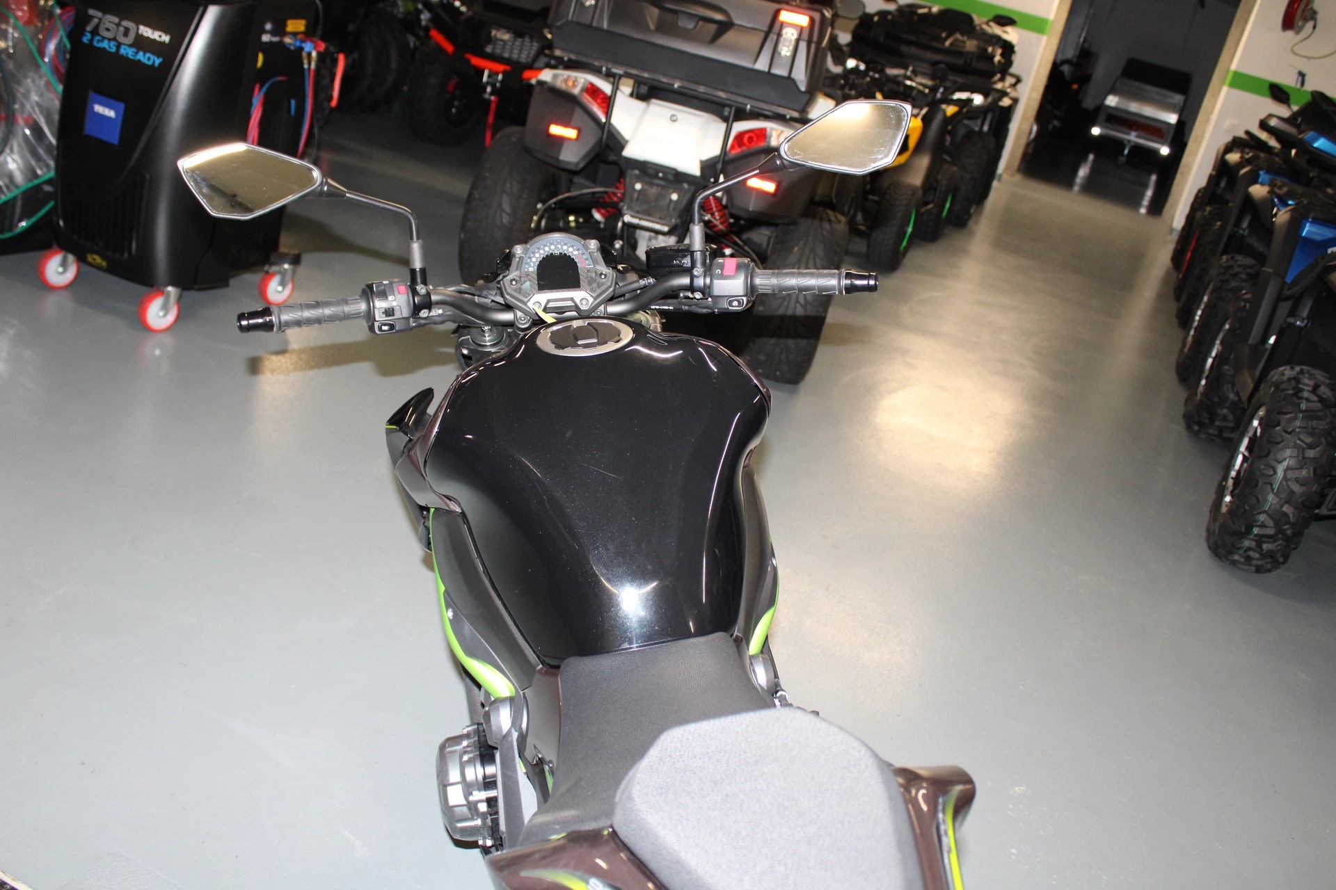 KAWASAKI Z 900-image-1