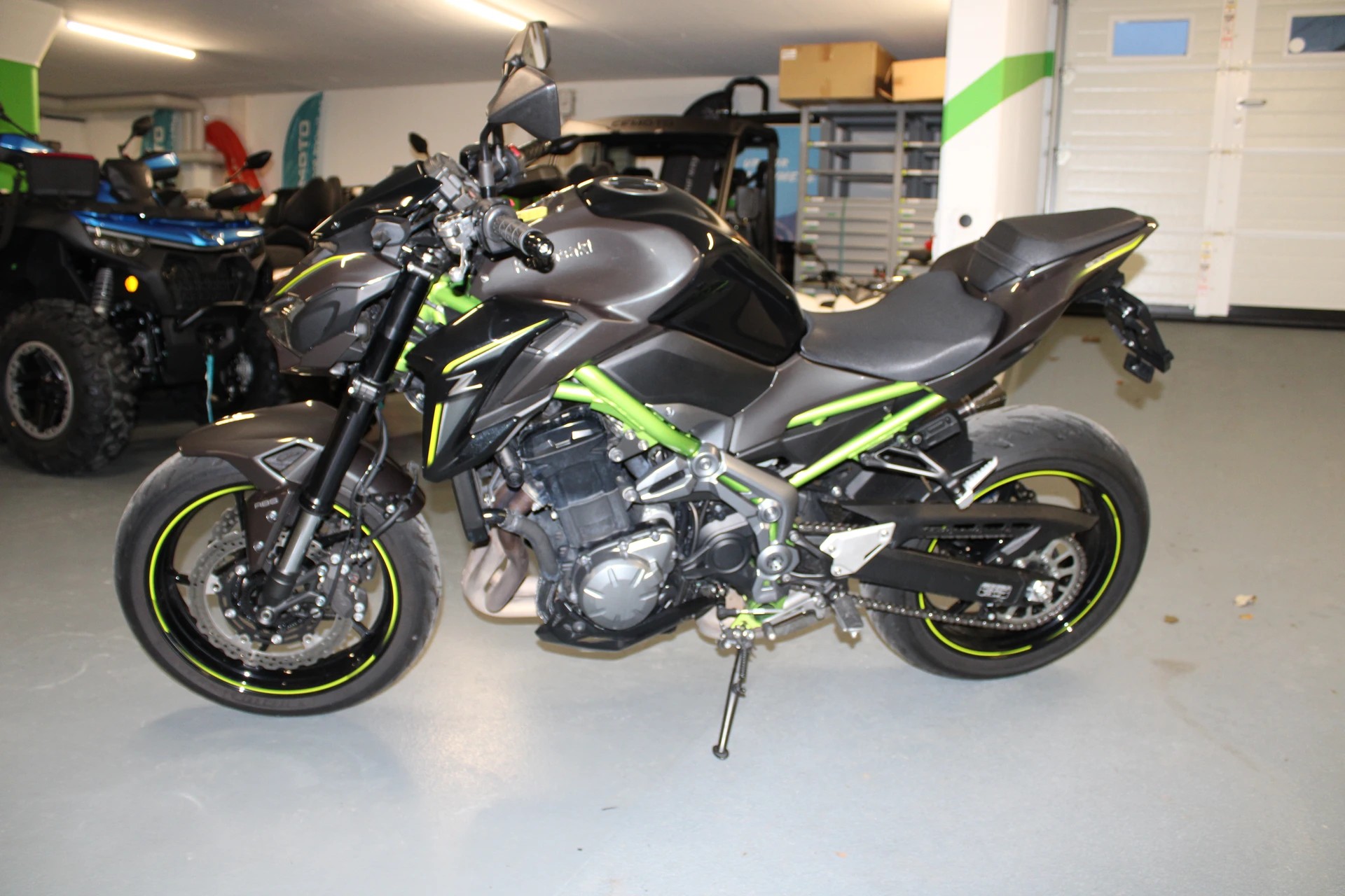 KAWASAKI Z 900-image-8