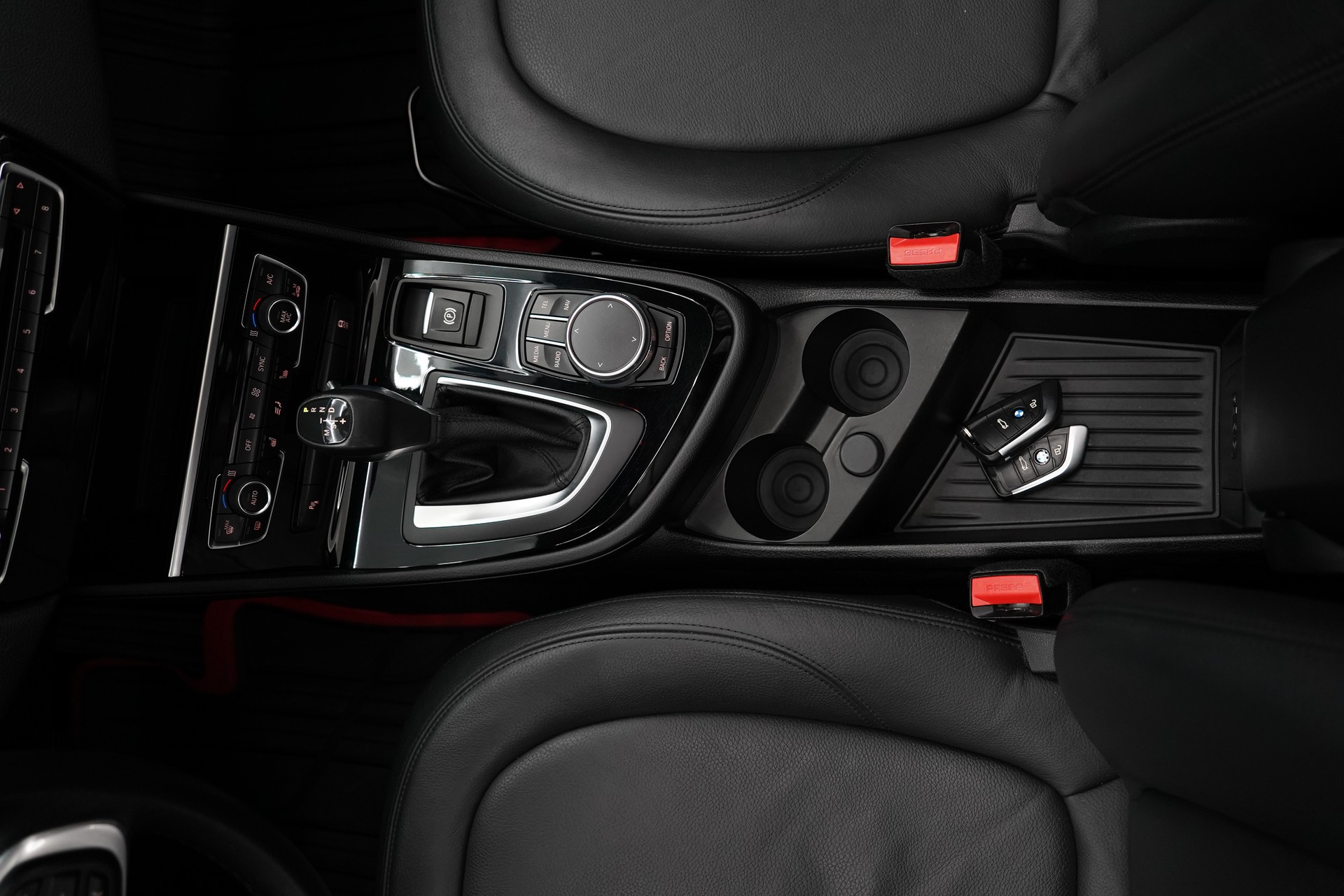 BMW 225i xDrive Active Tourer Steptronic-image-28