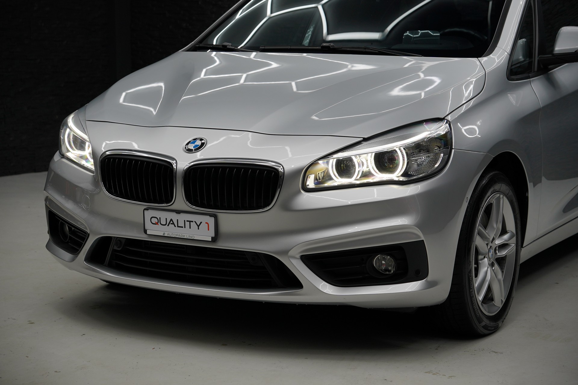 BMW 225i xDrive Active Tourer Steptronic-image-15