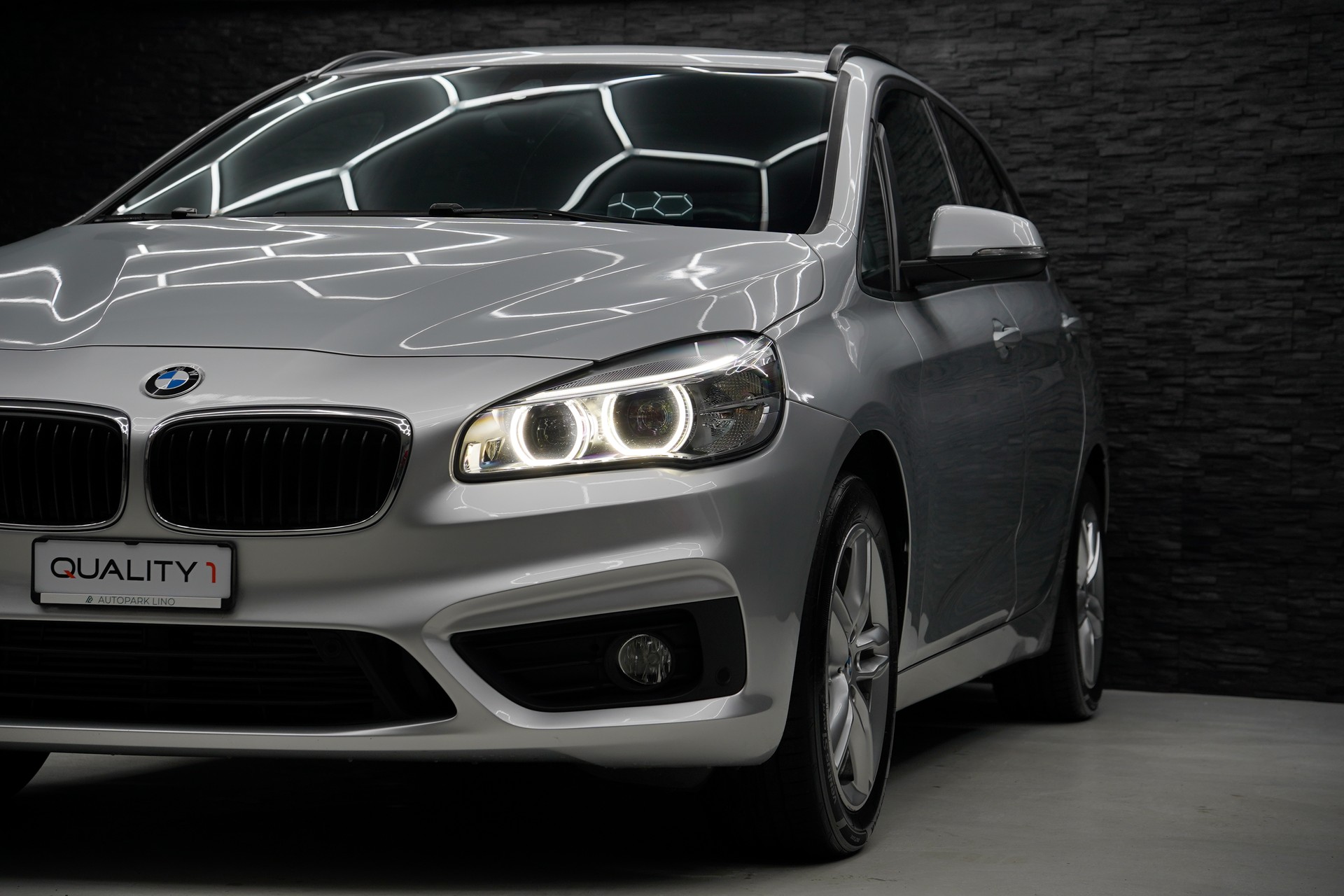 BMW 225i xDrive Active Tourer Steptronic-image-10