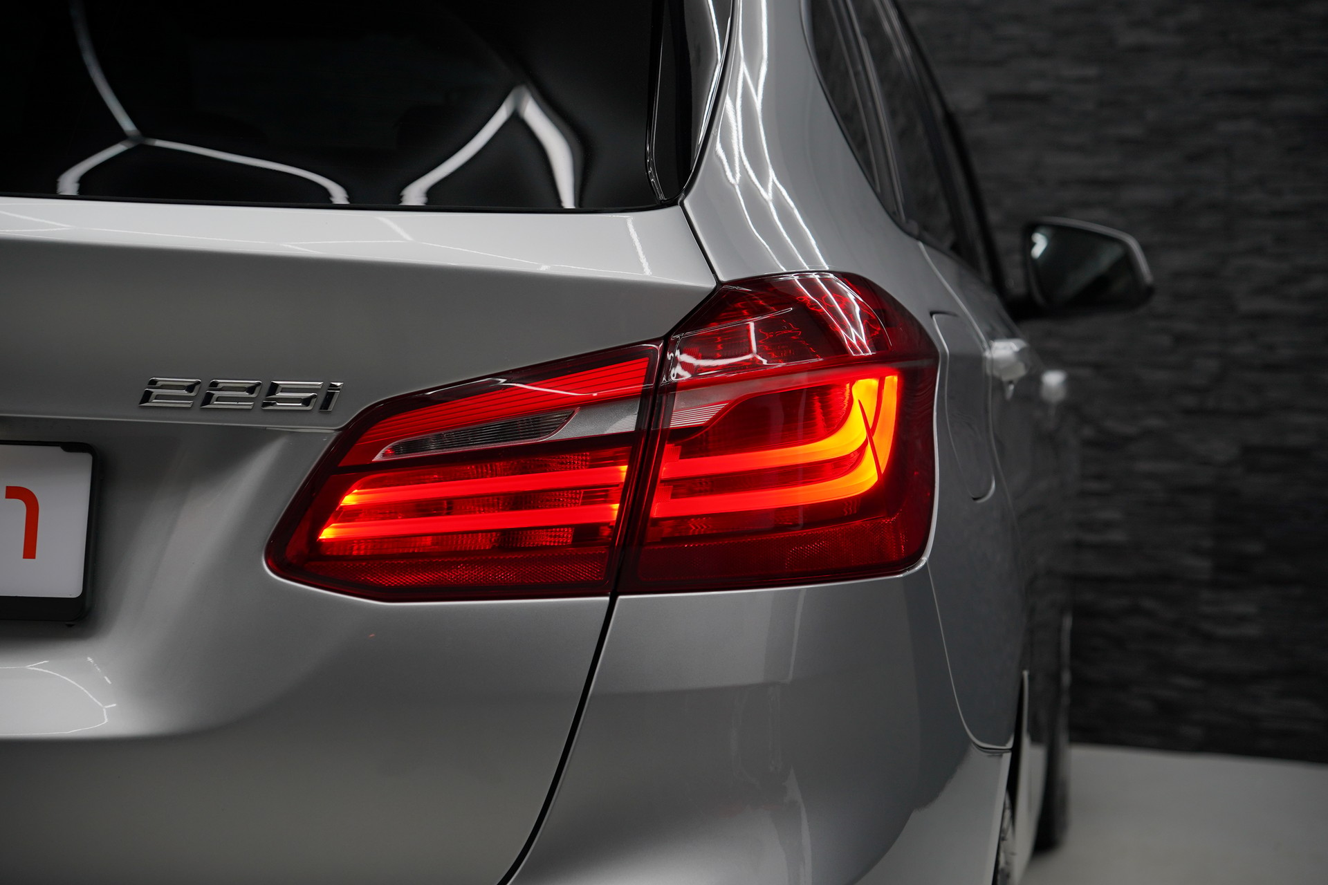 BMW 225i xDrive Active Tourer Steptronic-image-9