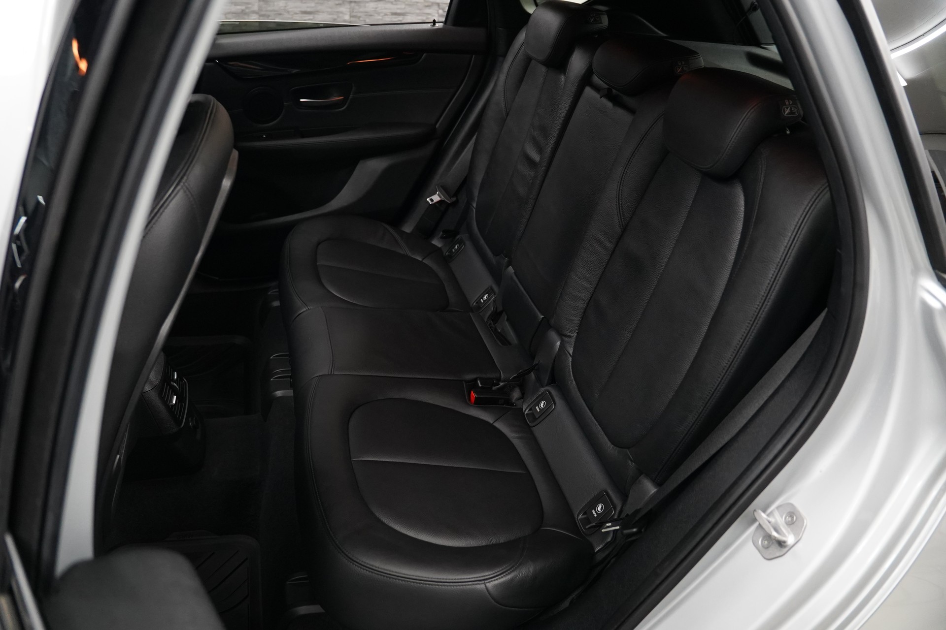 BMW 225i xDrive Active Tourer Steptronic-image-19