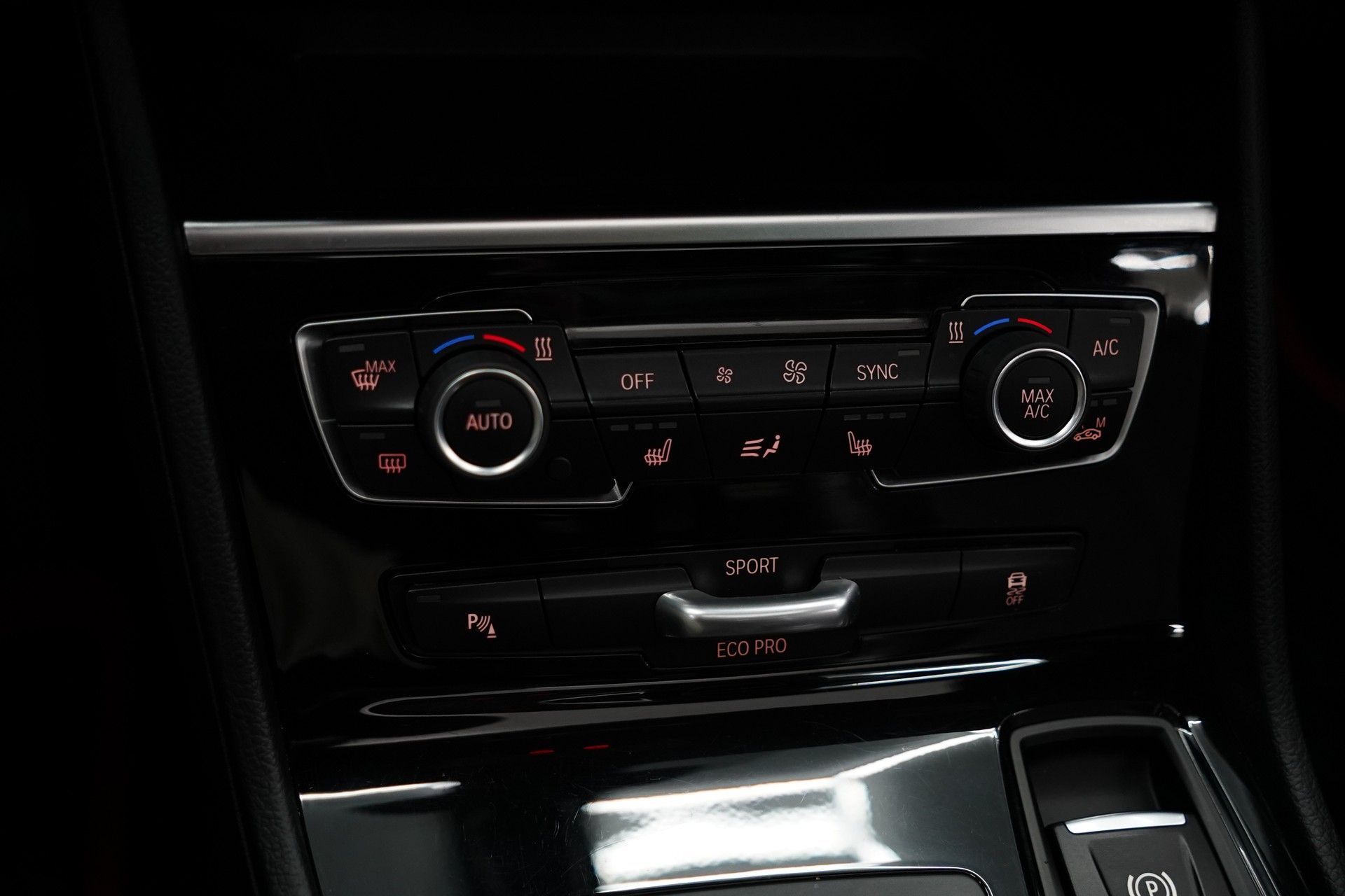 BMW 225i xDrive Active Tourer Steptronic-image-27