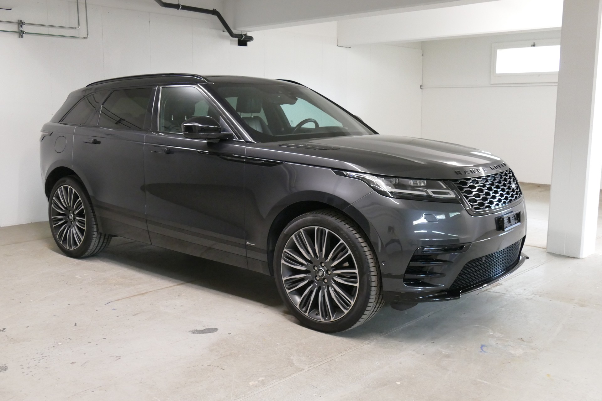 LAND ROVER 3.0 V6 R-Dynamic HSE