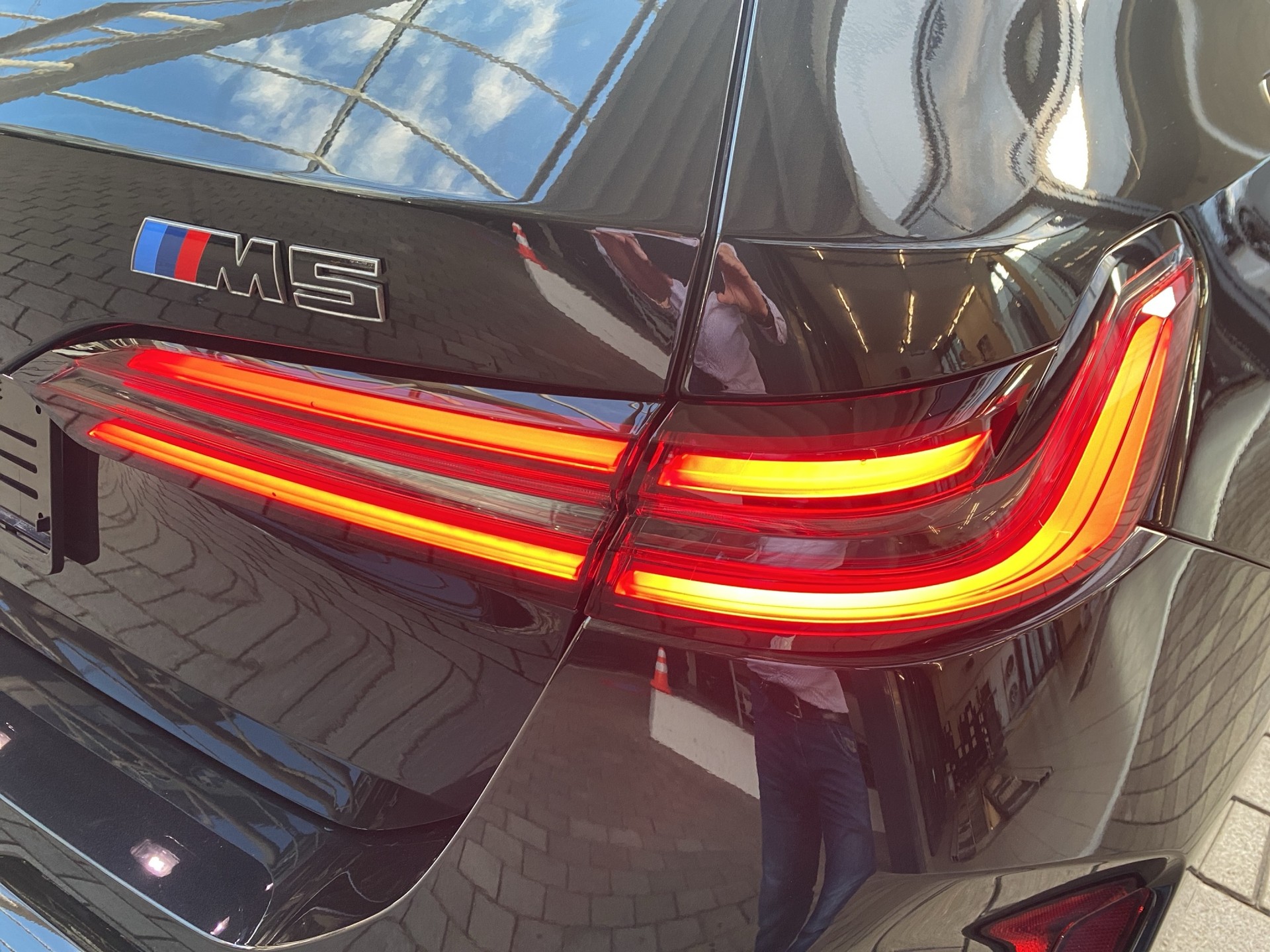 BMW M5 xDrive Touring-image-23