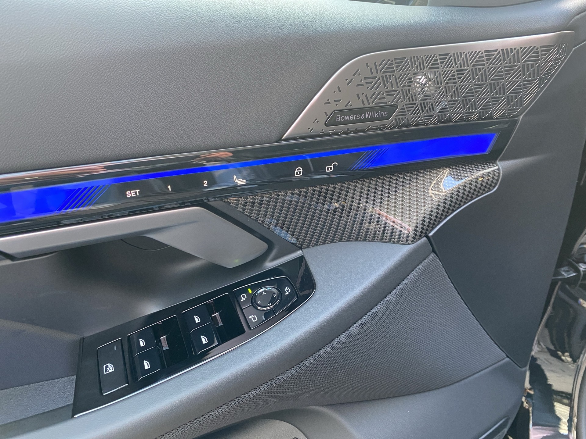 BMW M5 xDrive Touring-image-10