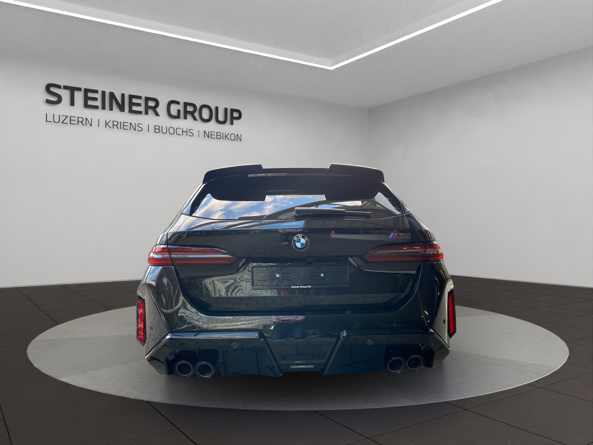 BMW M5 xDrive Touring-image-5