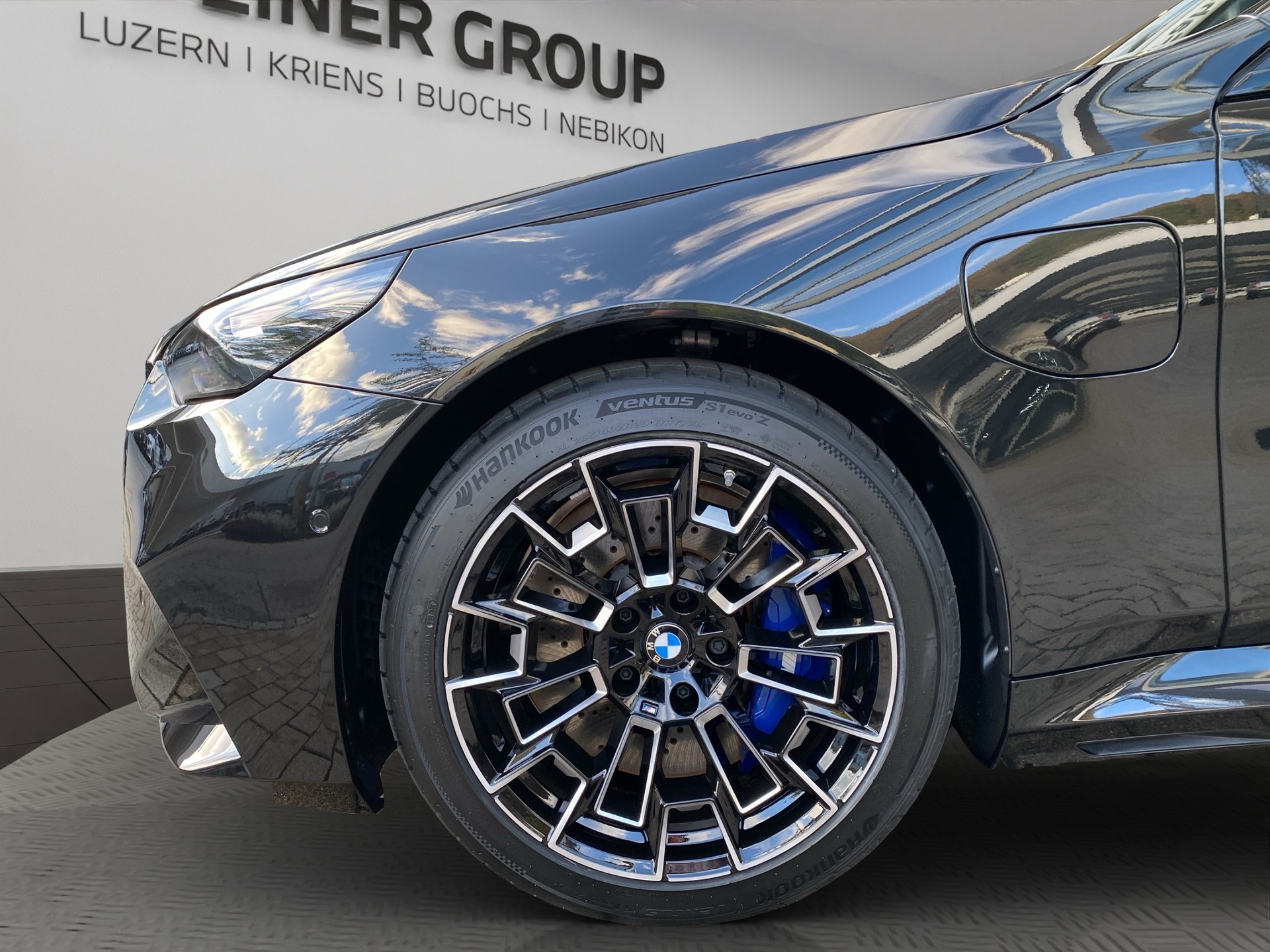 BMW M5 xDrive Touring-image-8