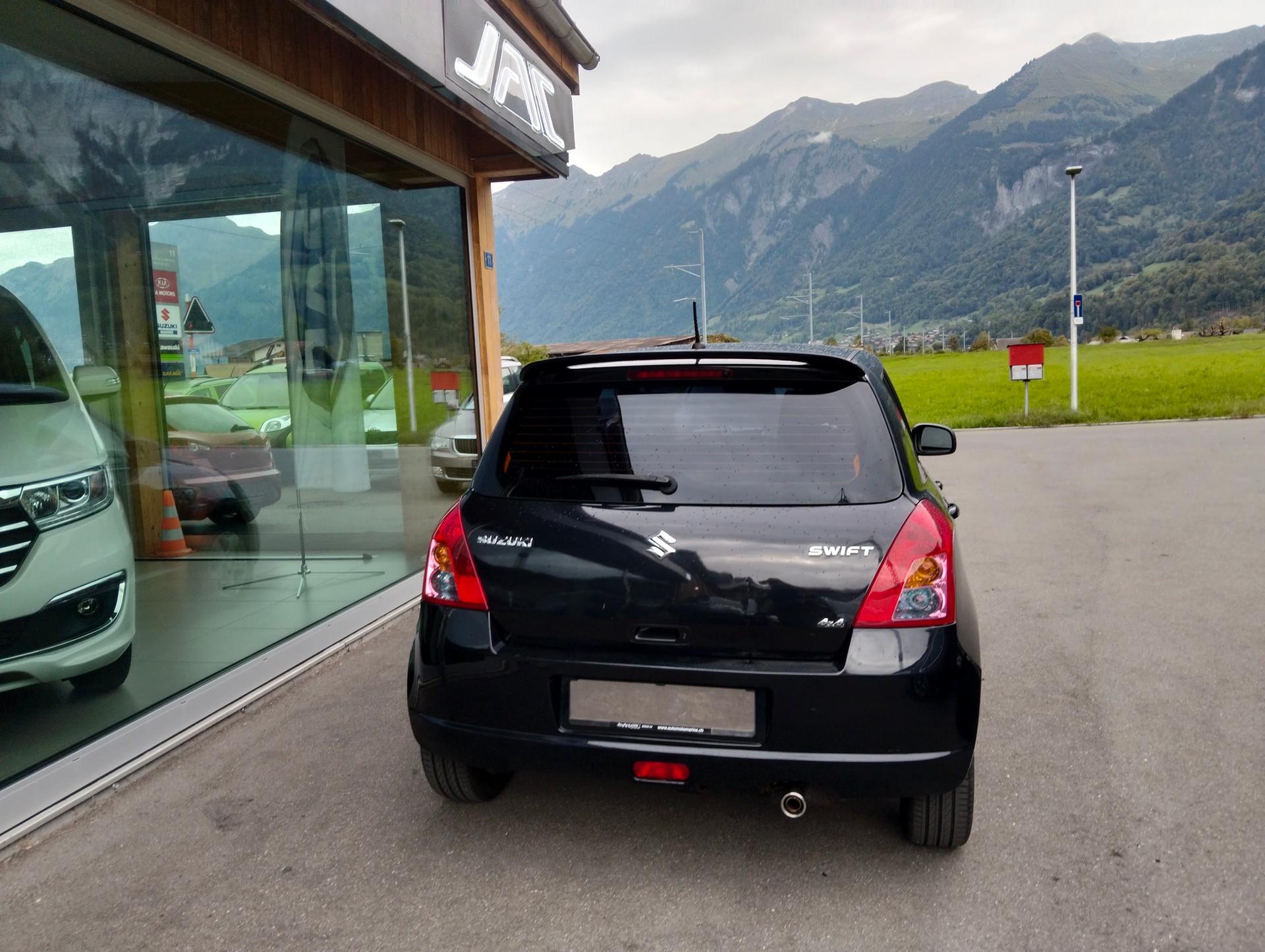 SUZUKI Swift 1.3i 16V GL Top 4x4-image-8