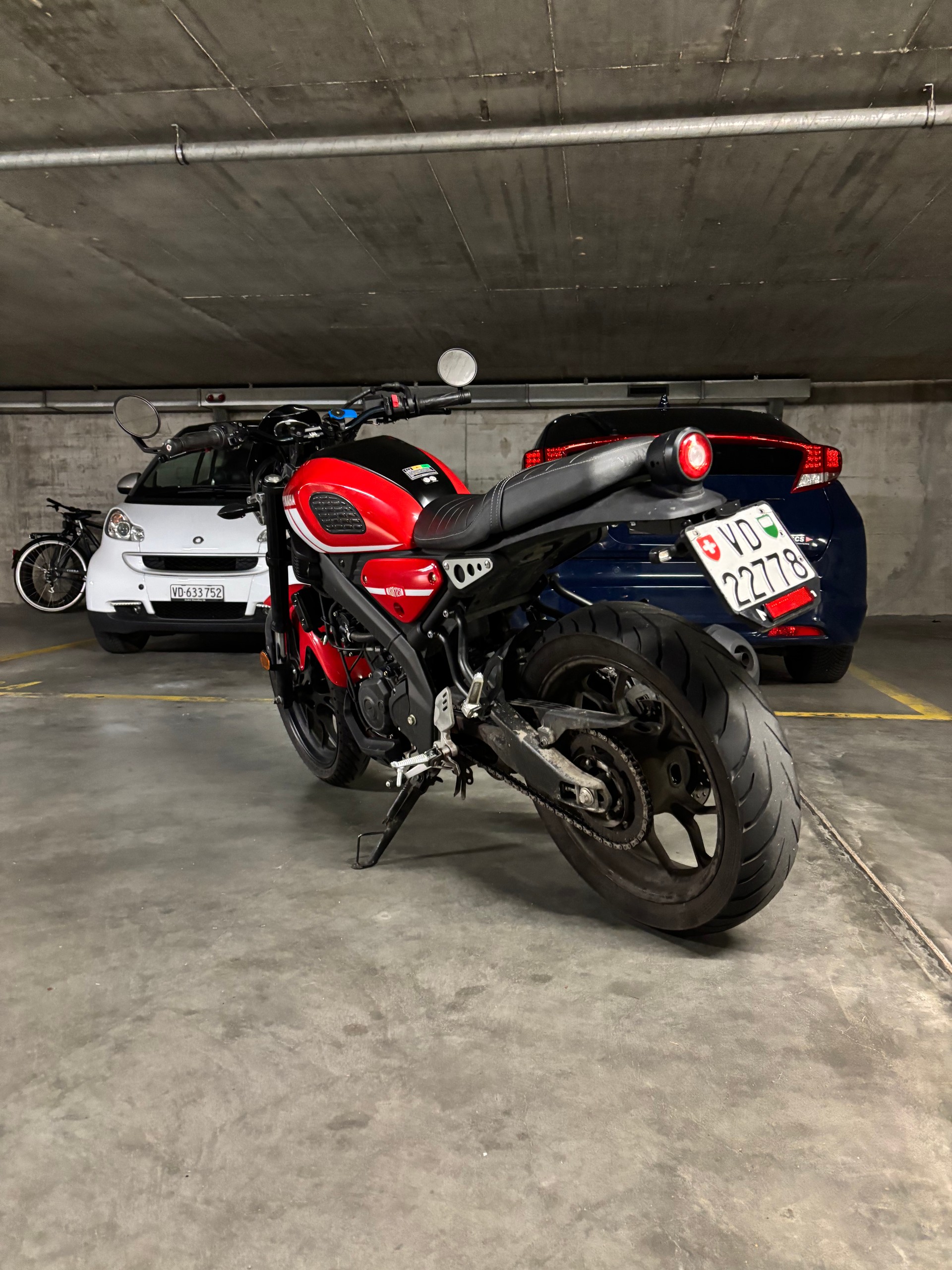 YAMAHA XSR 125-image-1