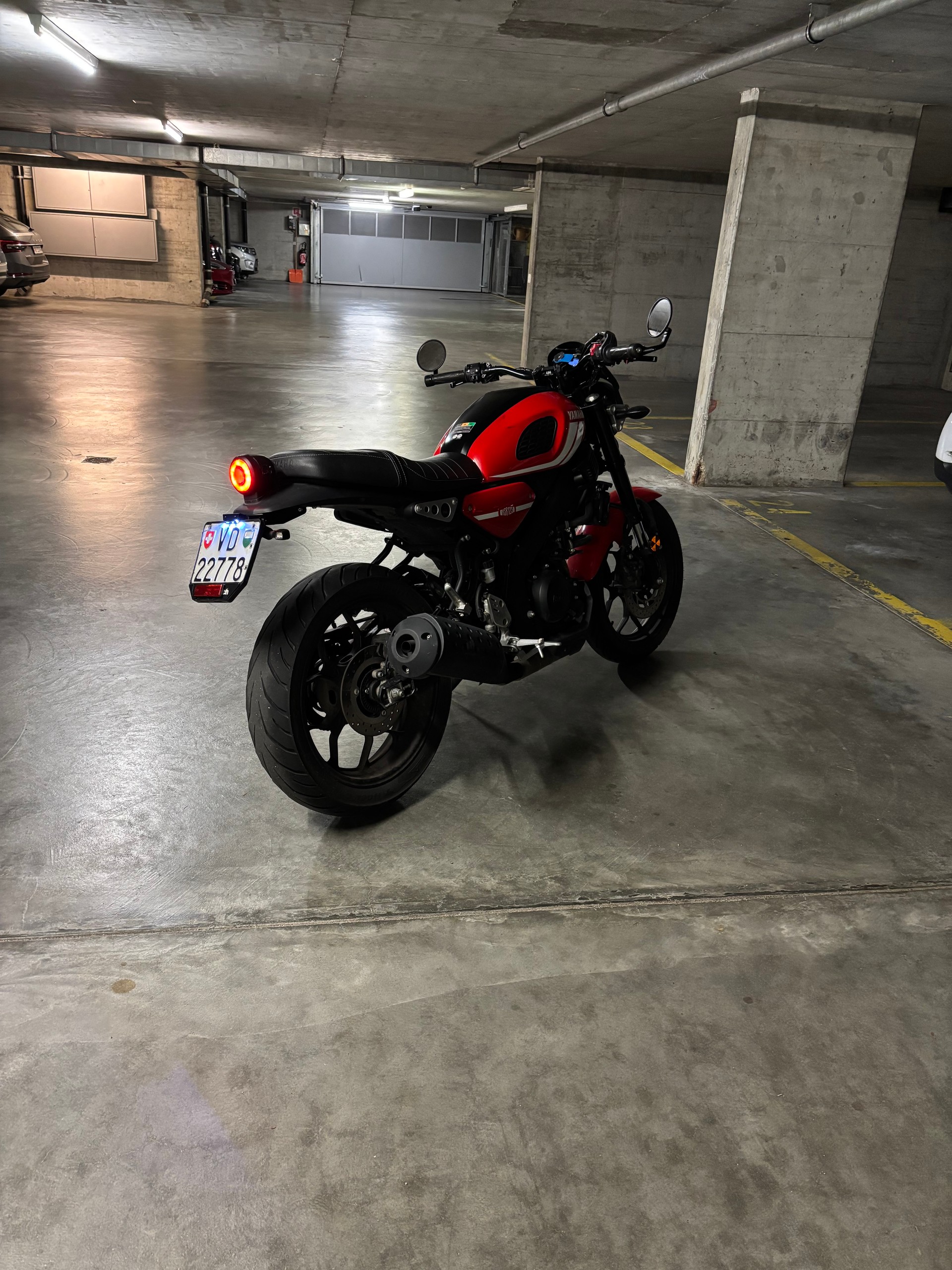 YAMAHA XSR 125-image-0