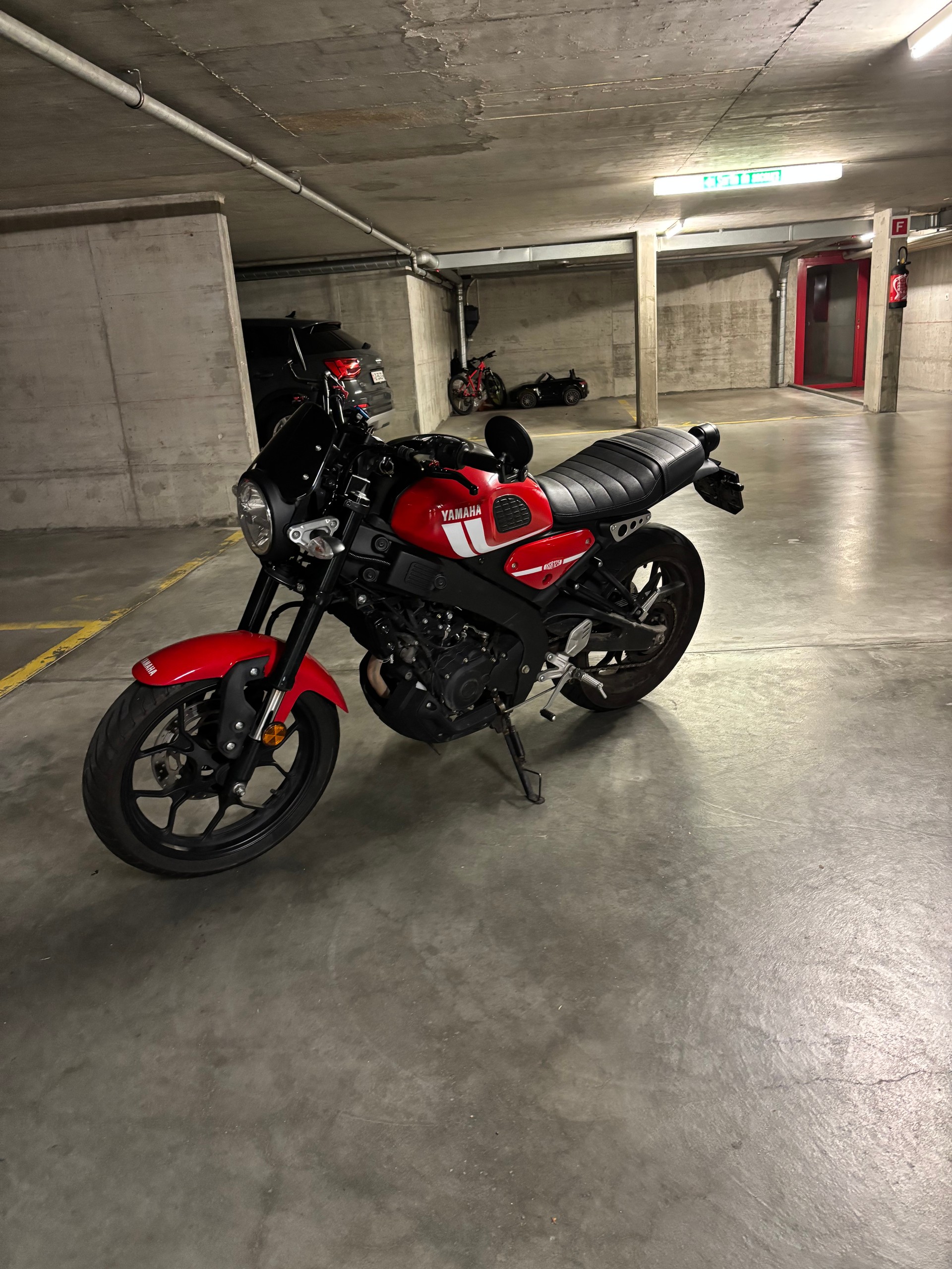 YAMAHA XSR 125-image-2