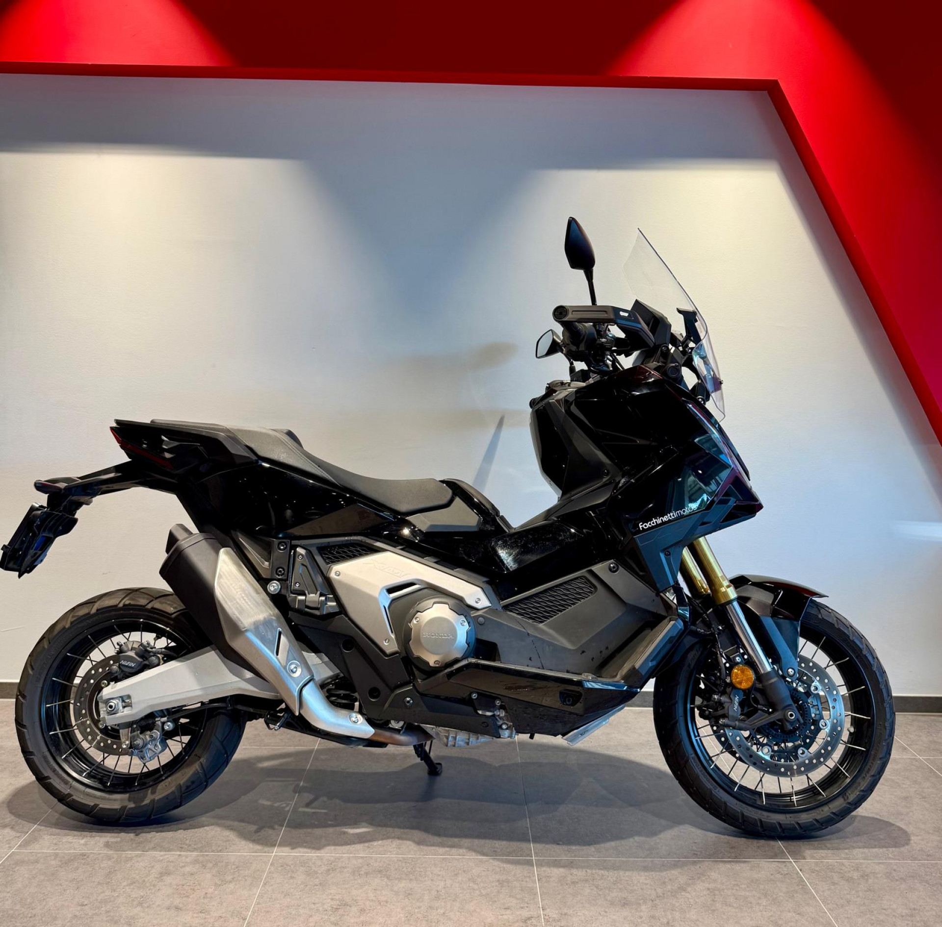 HONDA X-ADV 750-image-1