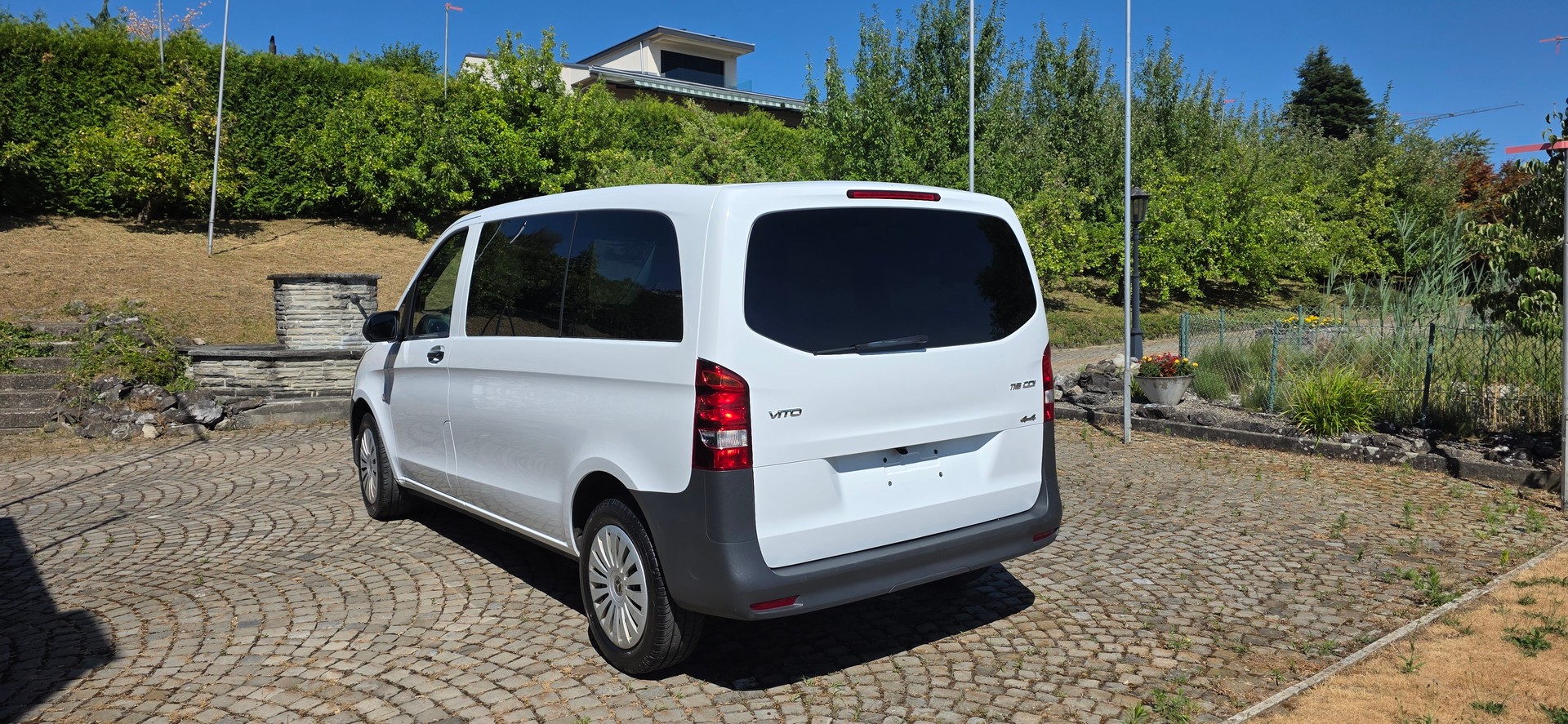 MERCEDES-BENZ 116 CDI Pro 4x4-image-3