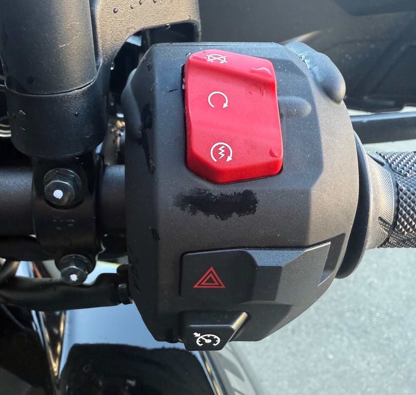SUZUKI DL 1050 A V-Strom-image-4