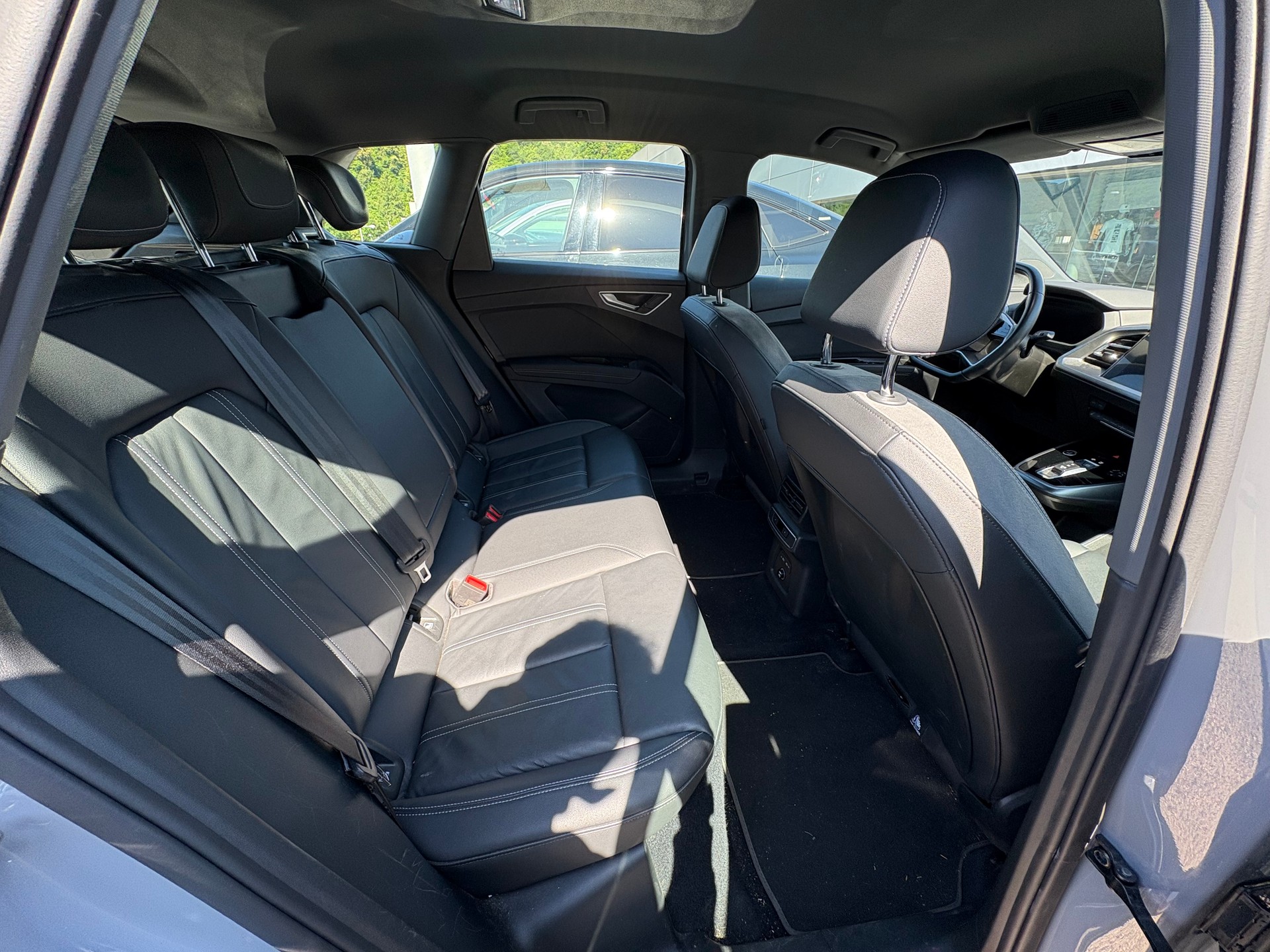AUDI Q4 e-tron 40-image-14