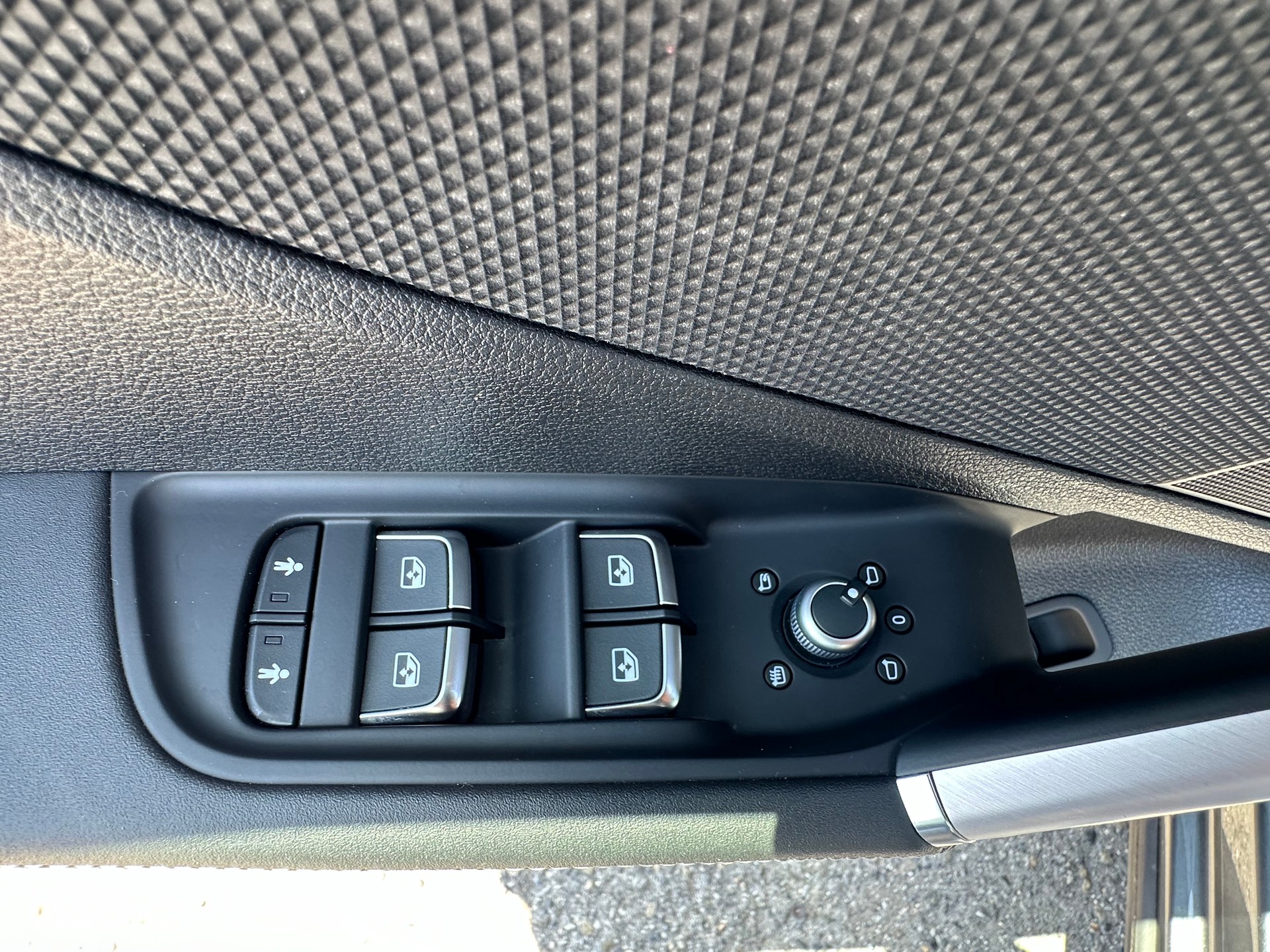 AUDI Q2 35 TFSI S line S-tronic-image-12