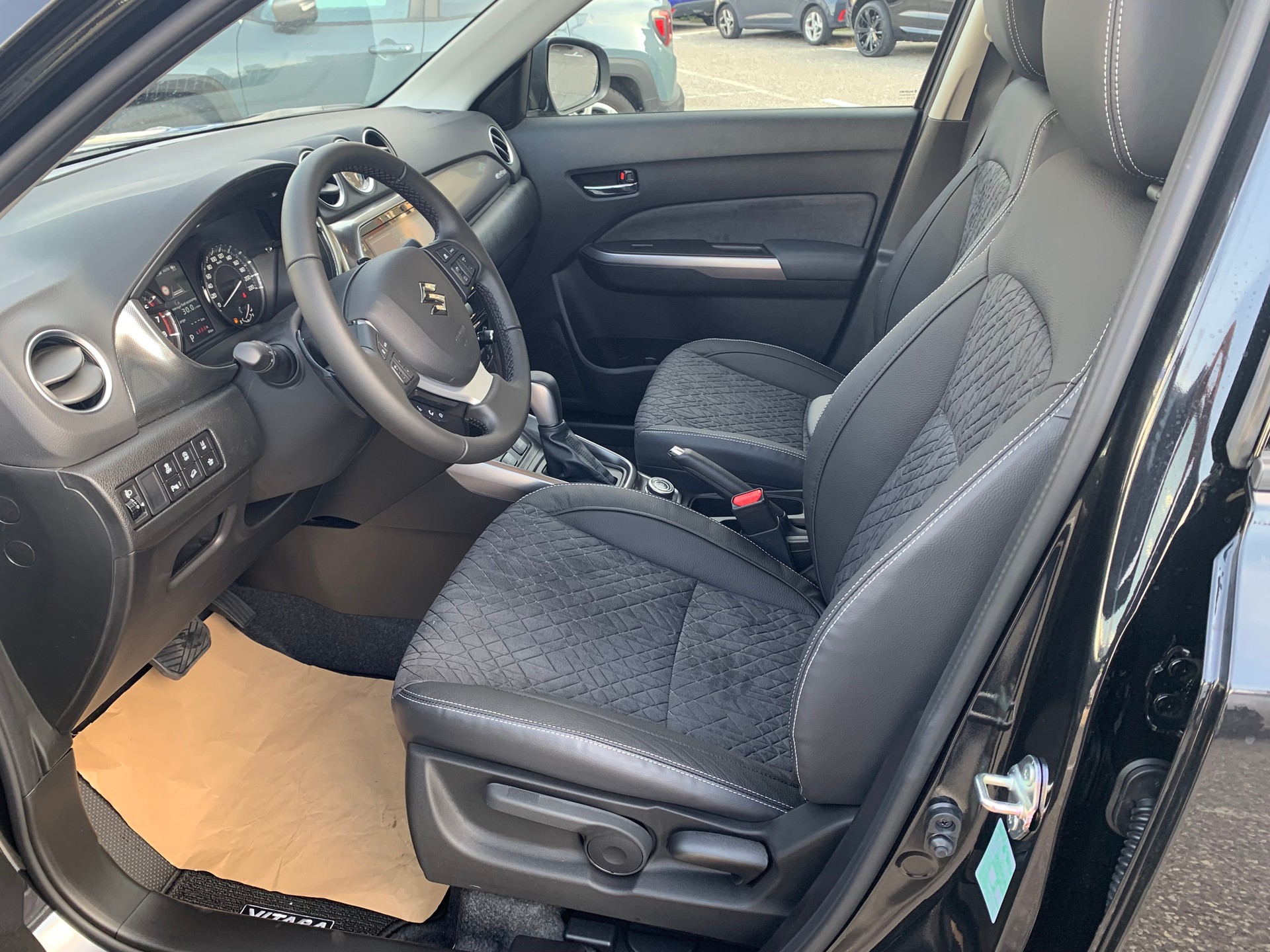 SUZUKI VITARA 1.4 T Compact TOP Hybrid 4x4-image-8