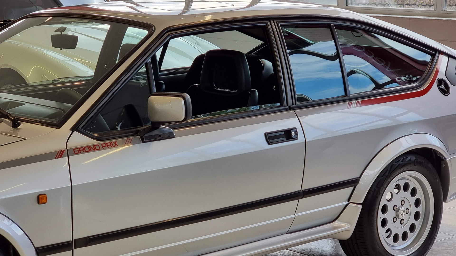 ALFA ROMEO GTV 6 2.5 Grand Prix-showroom-element-1