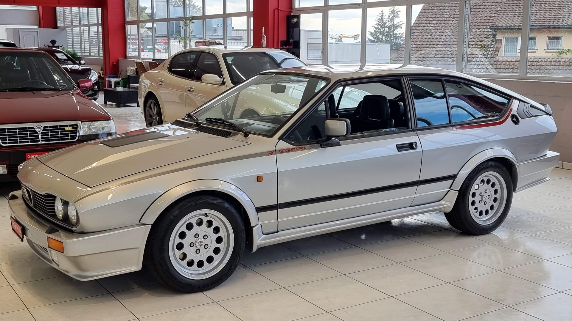 ALFA ROMEO GTV 6 2.5 Grand Prix-showroom-element-2