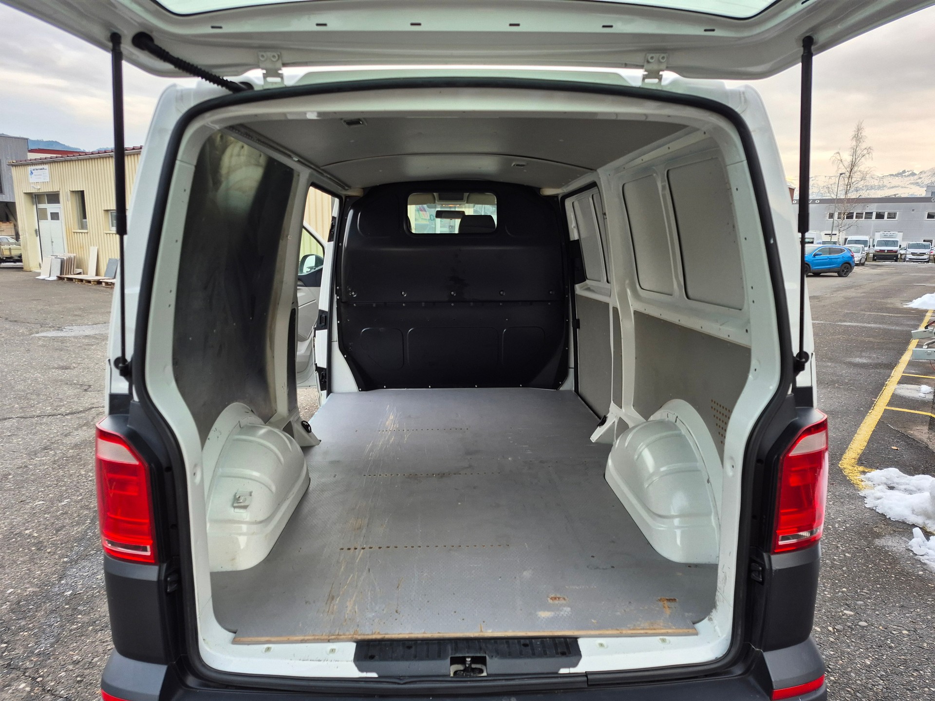 VW T6 2.0 TDI 4Motion-image-10