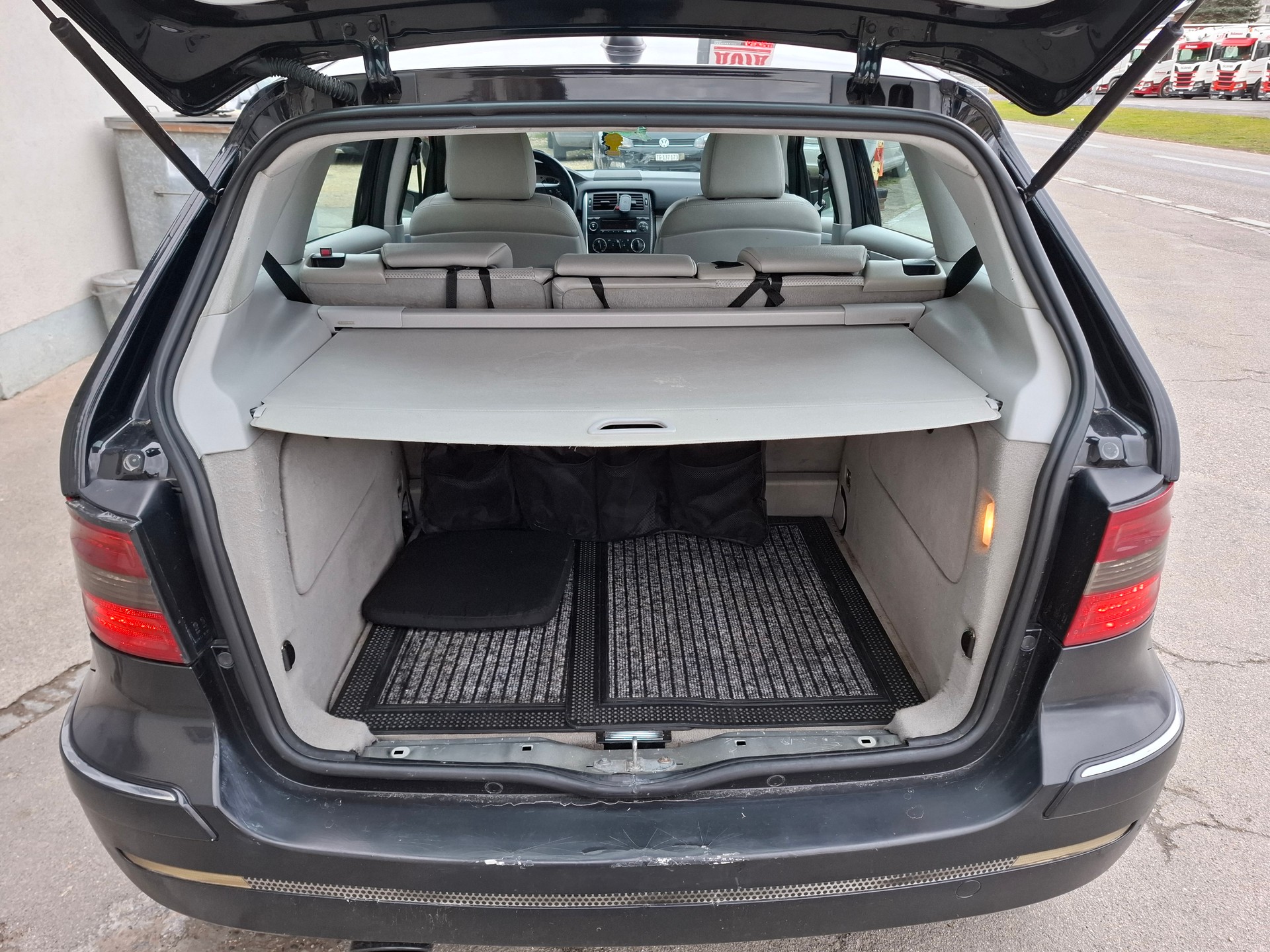 MERCEDES-BENZ B 200 CDI-image-6