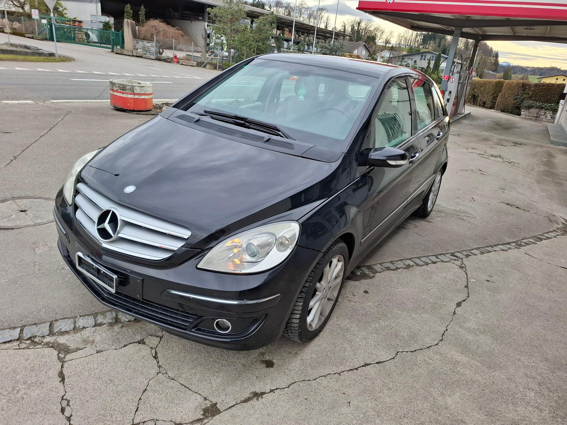 MERCEDES-BENZ B 200 CDI-image-3